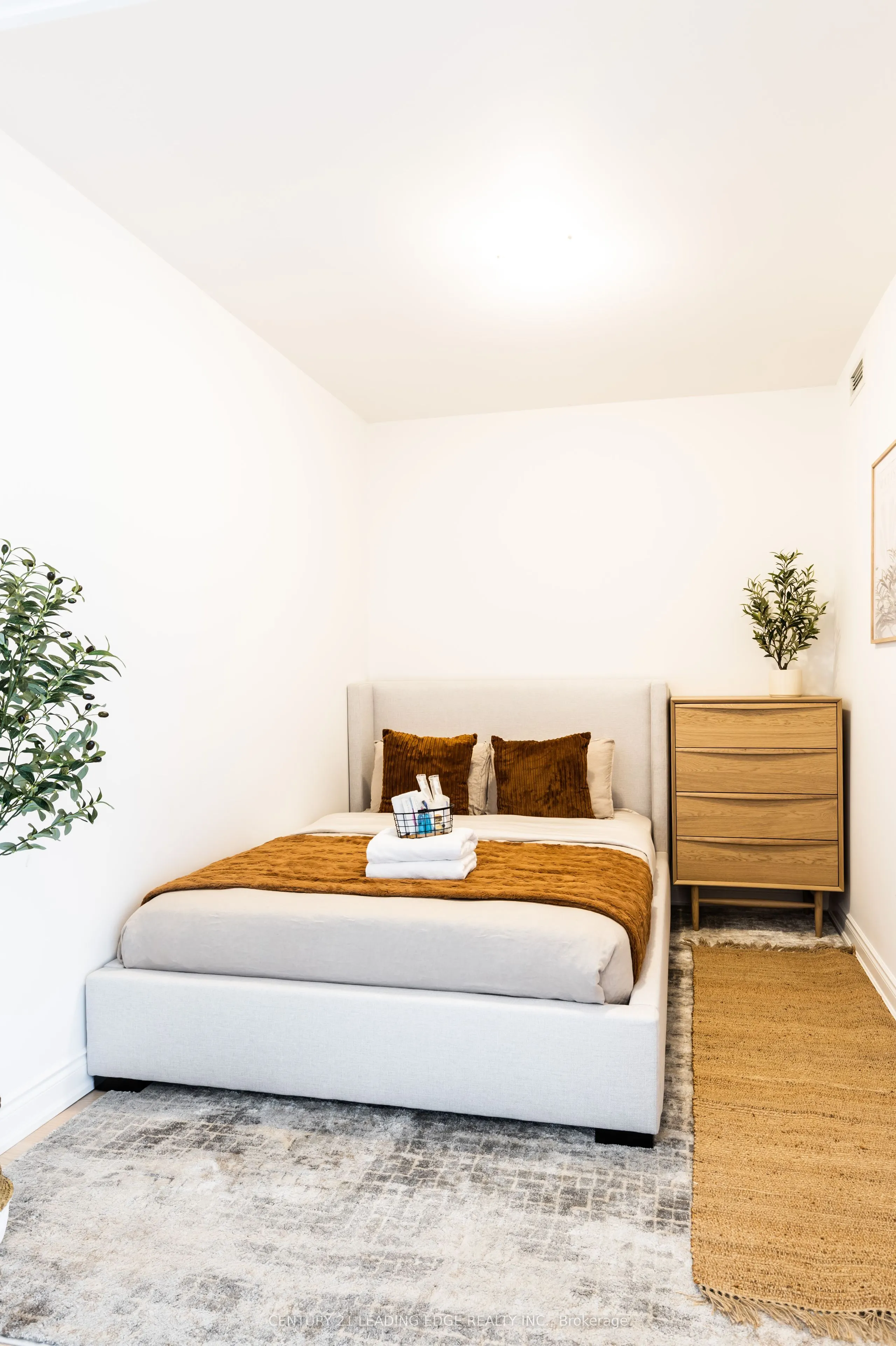 388 Yonge Street #7310