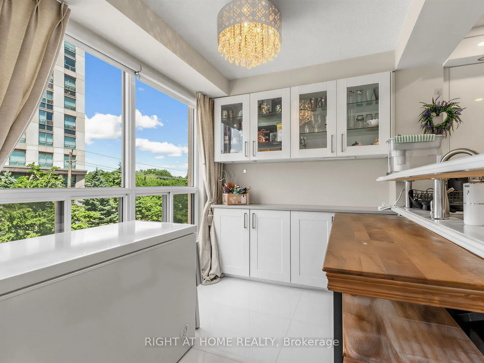 28 Hollywood Avenue #311