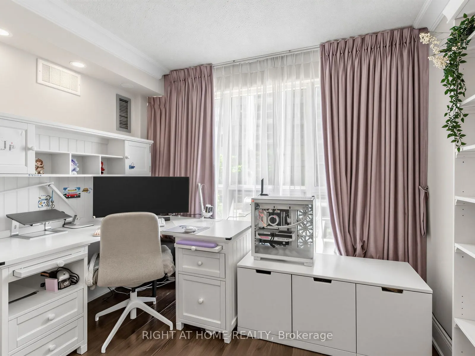 28 Hollywood Avenue #311