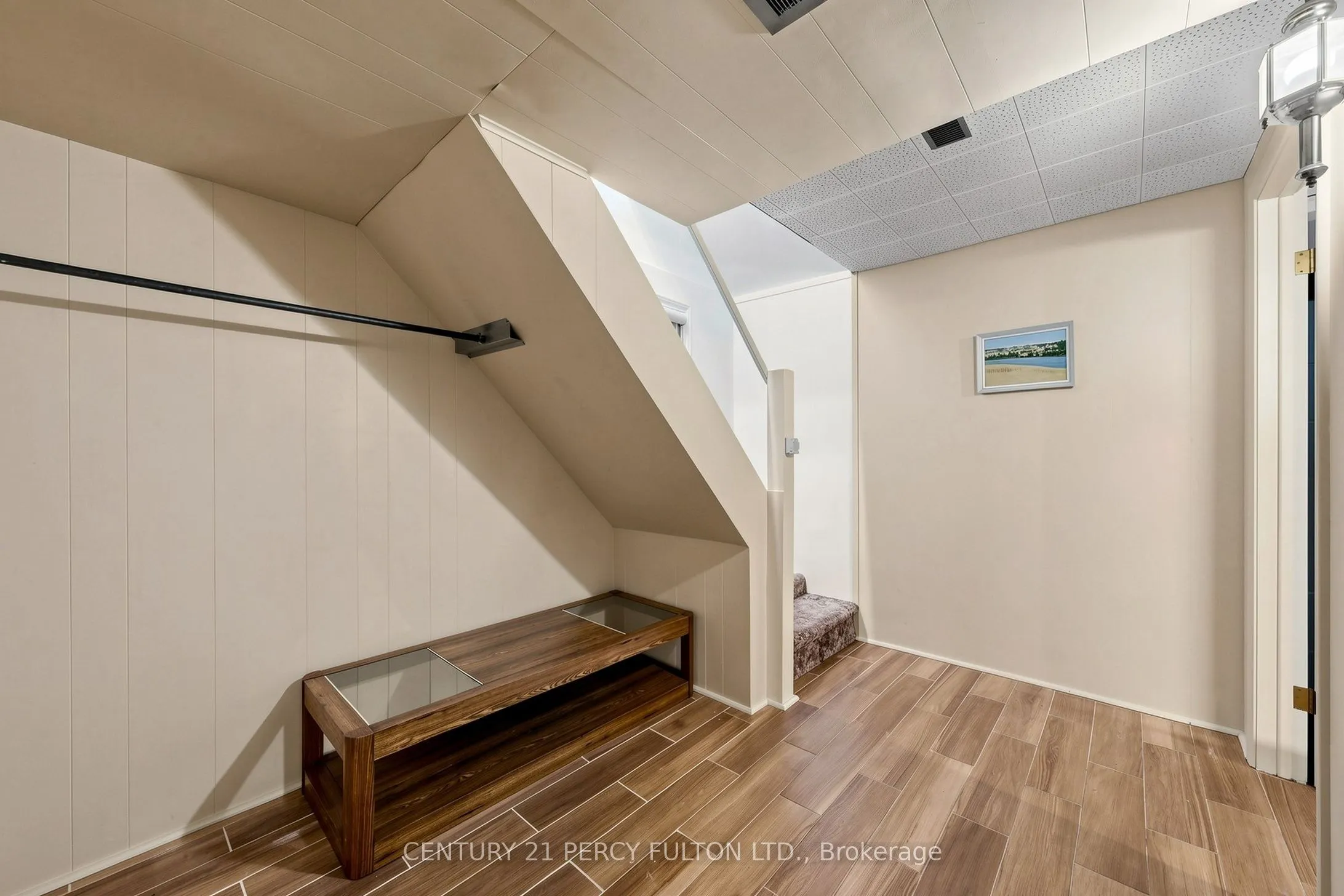 8 Wallbridge Court