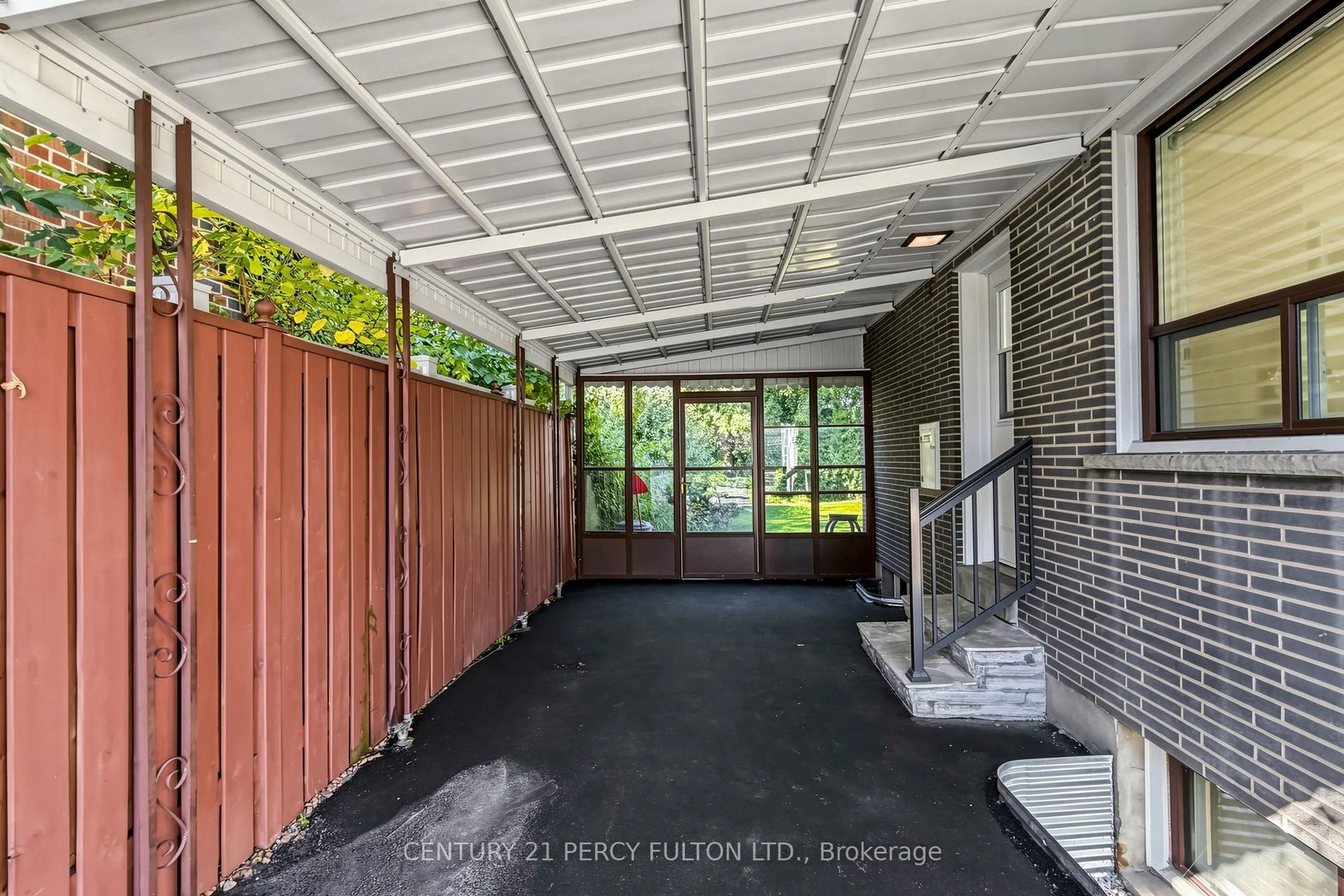 8 Wallbridge Court
