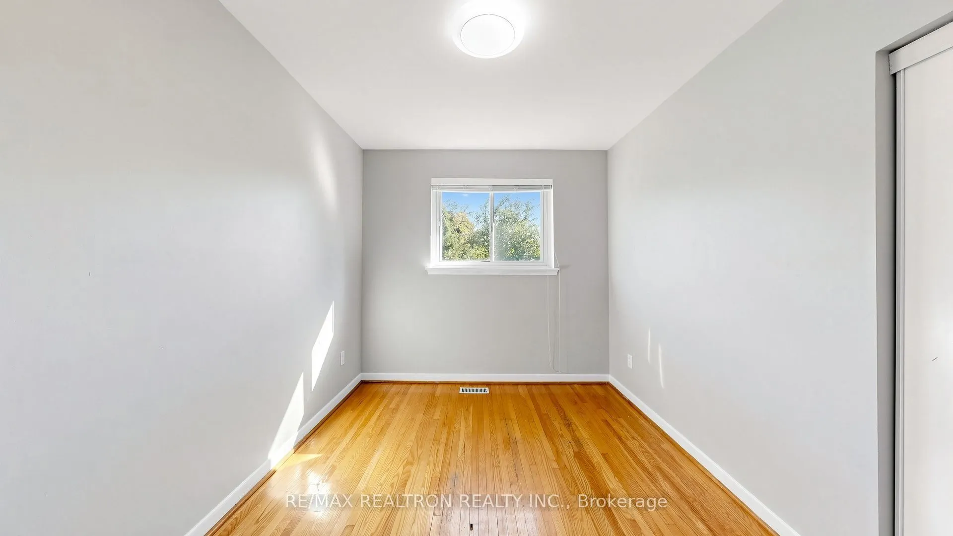23 Lesgay Crescent