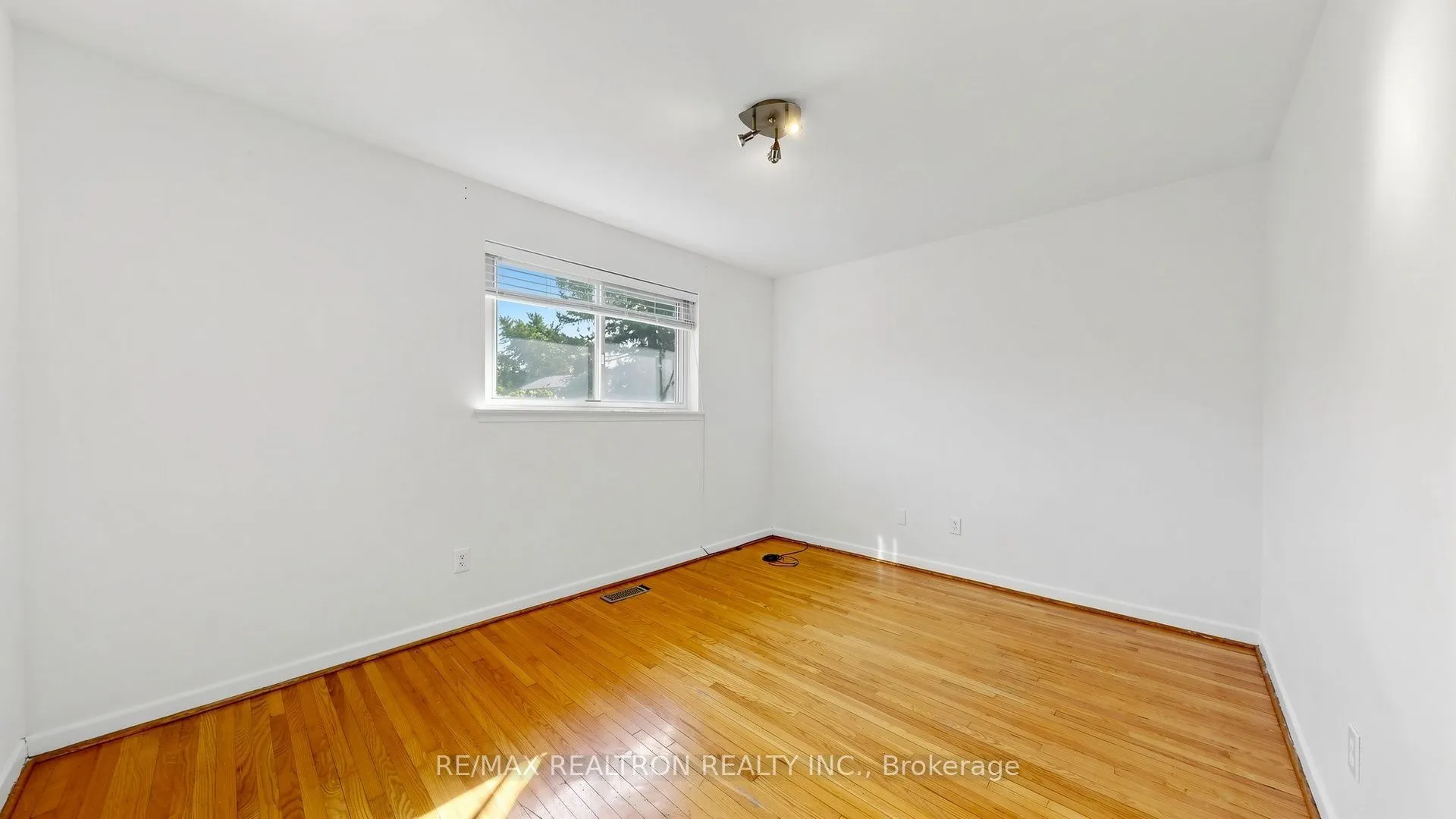 23 Lesgay Crescent