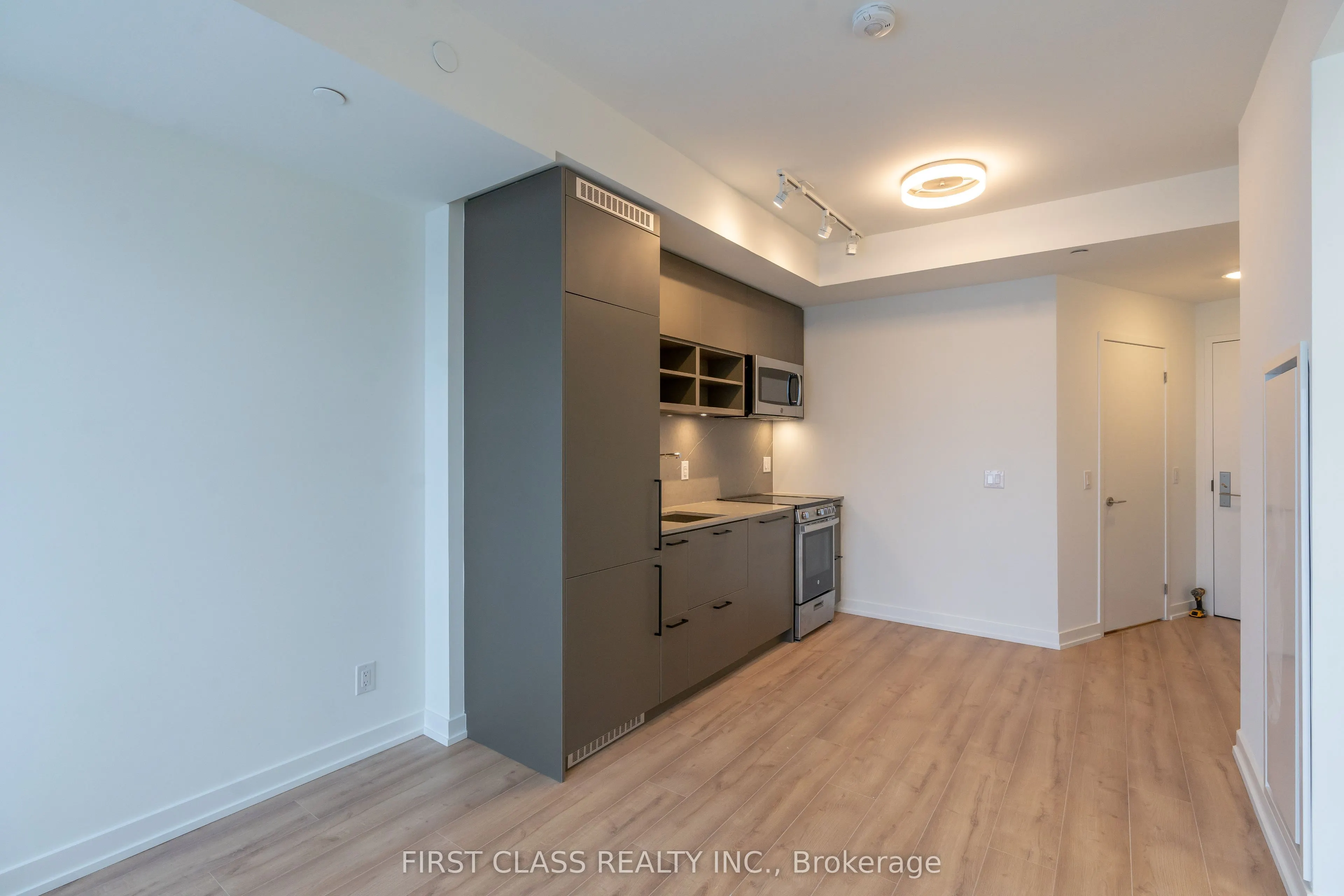 135 East Liberty Street #1412