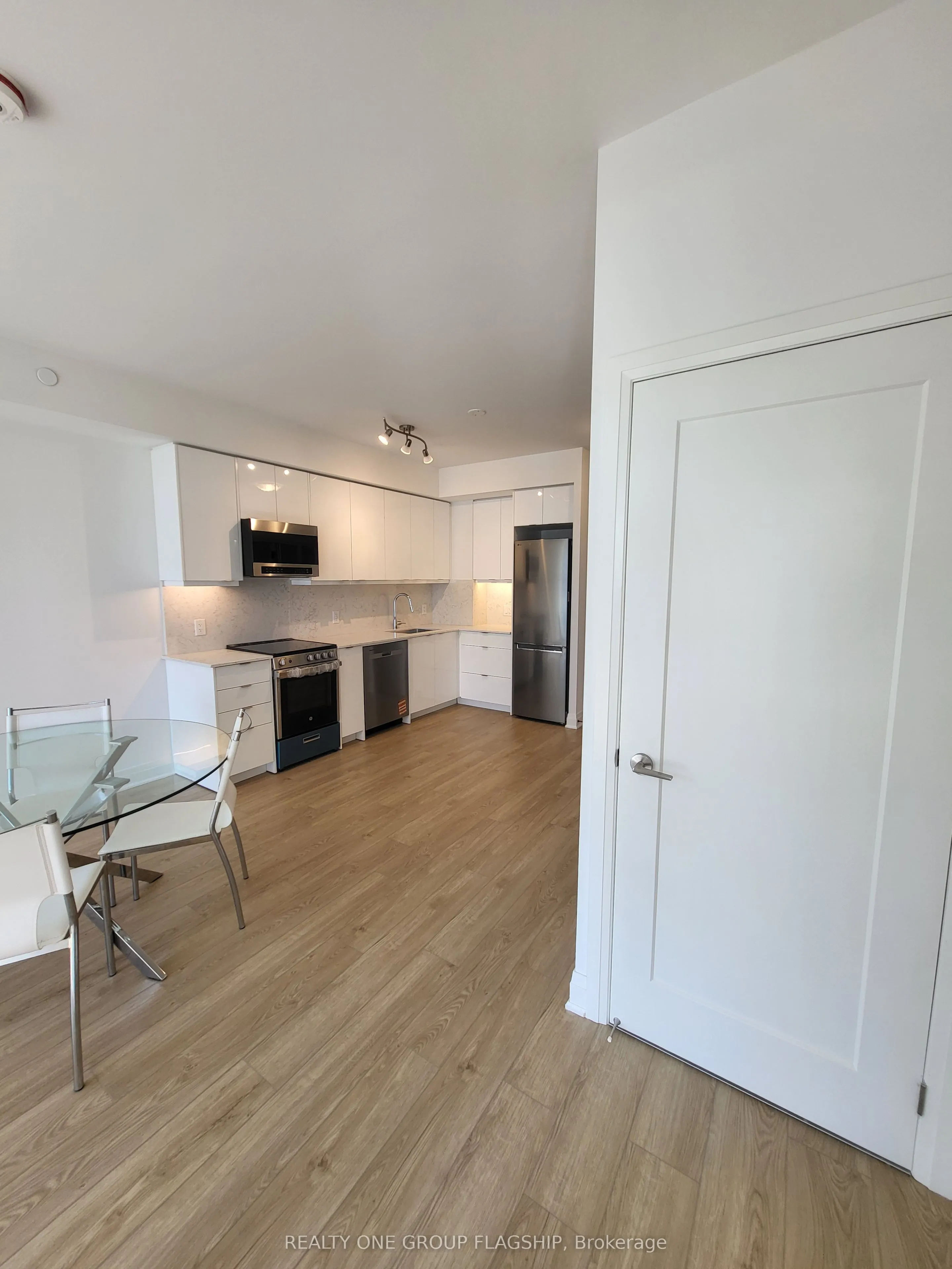 700 Sheppard Avenue W #618