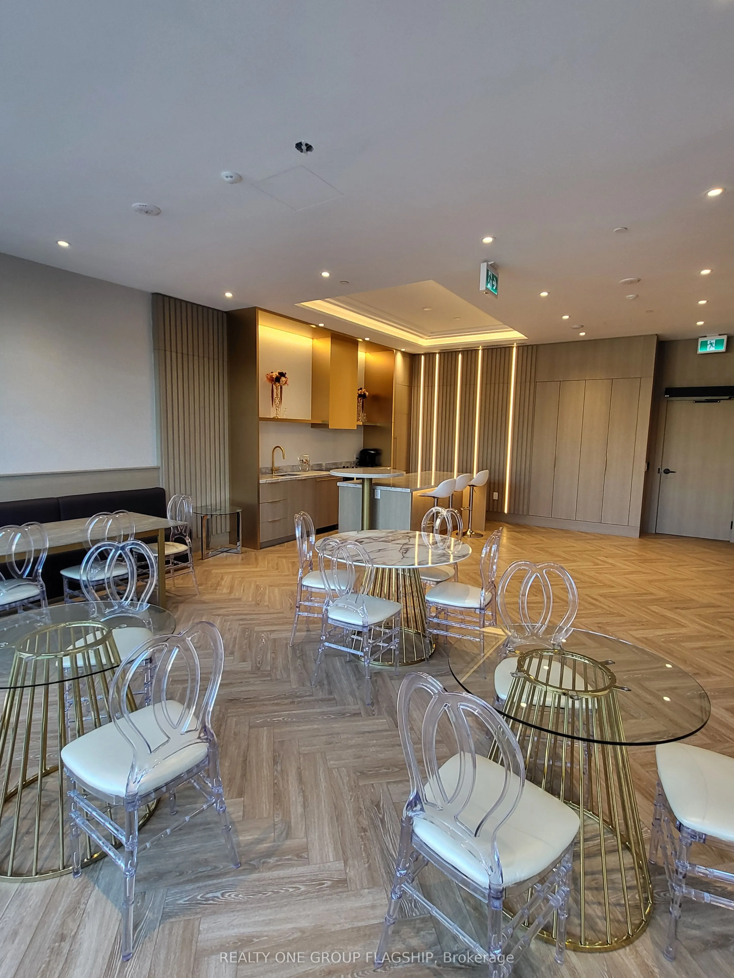 700 Sheppard Avenue W #618