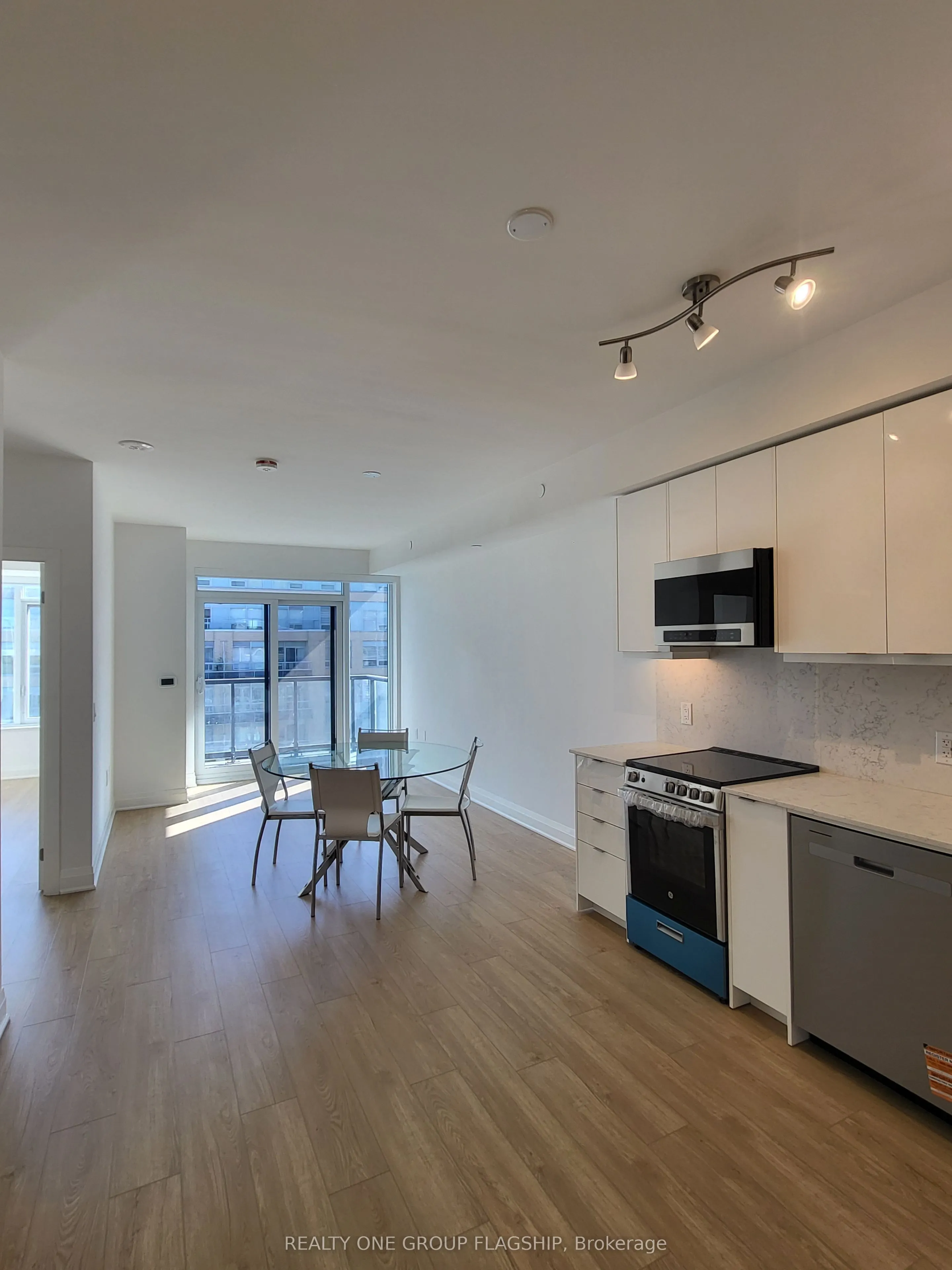 700 Sheppard Avenue W #618