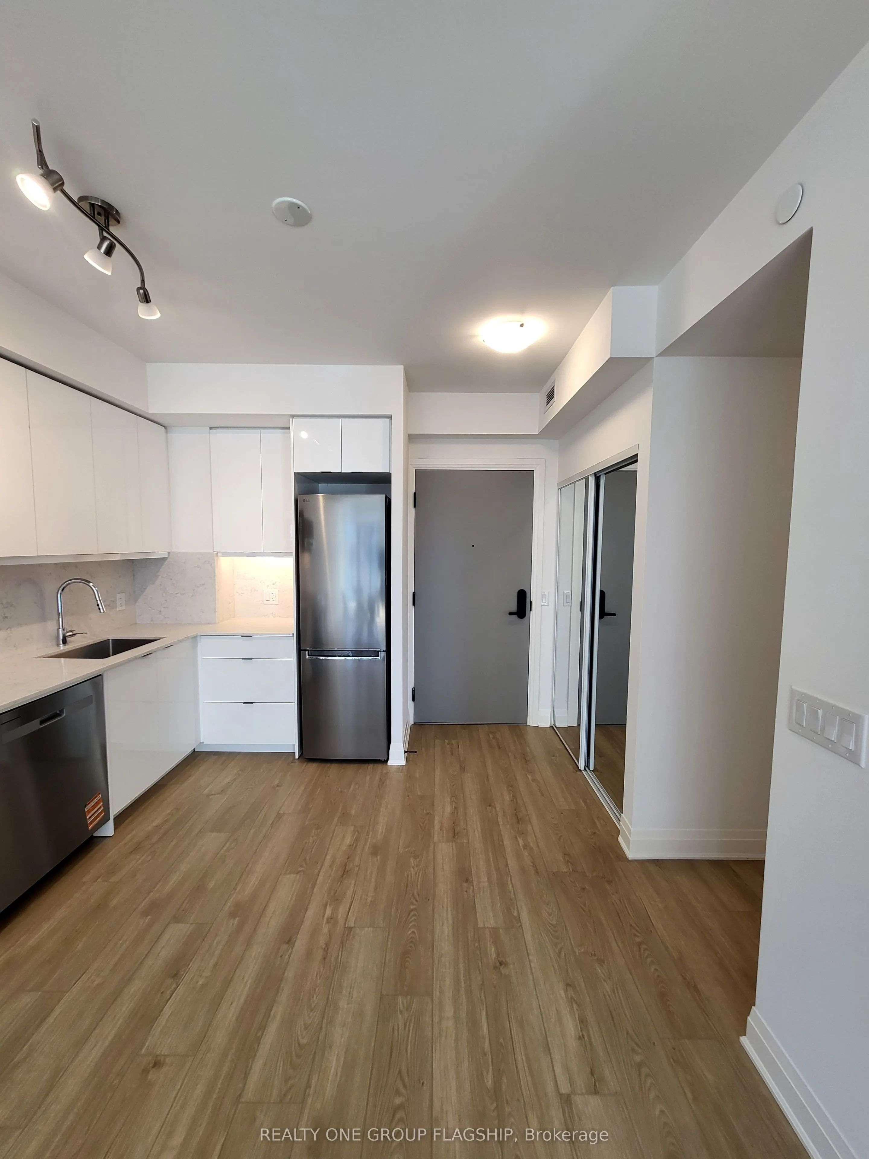700 Sheppard Avenue W #618