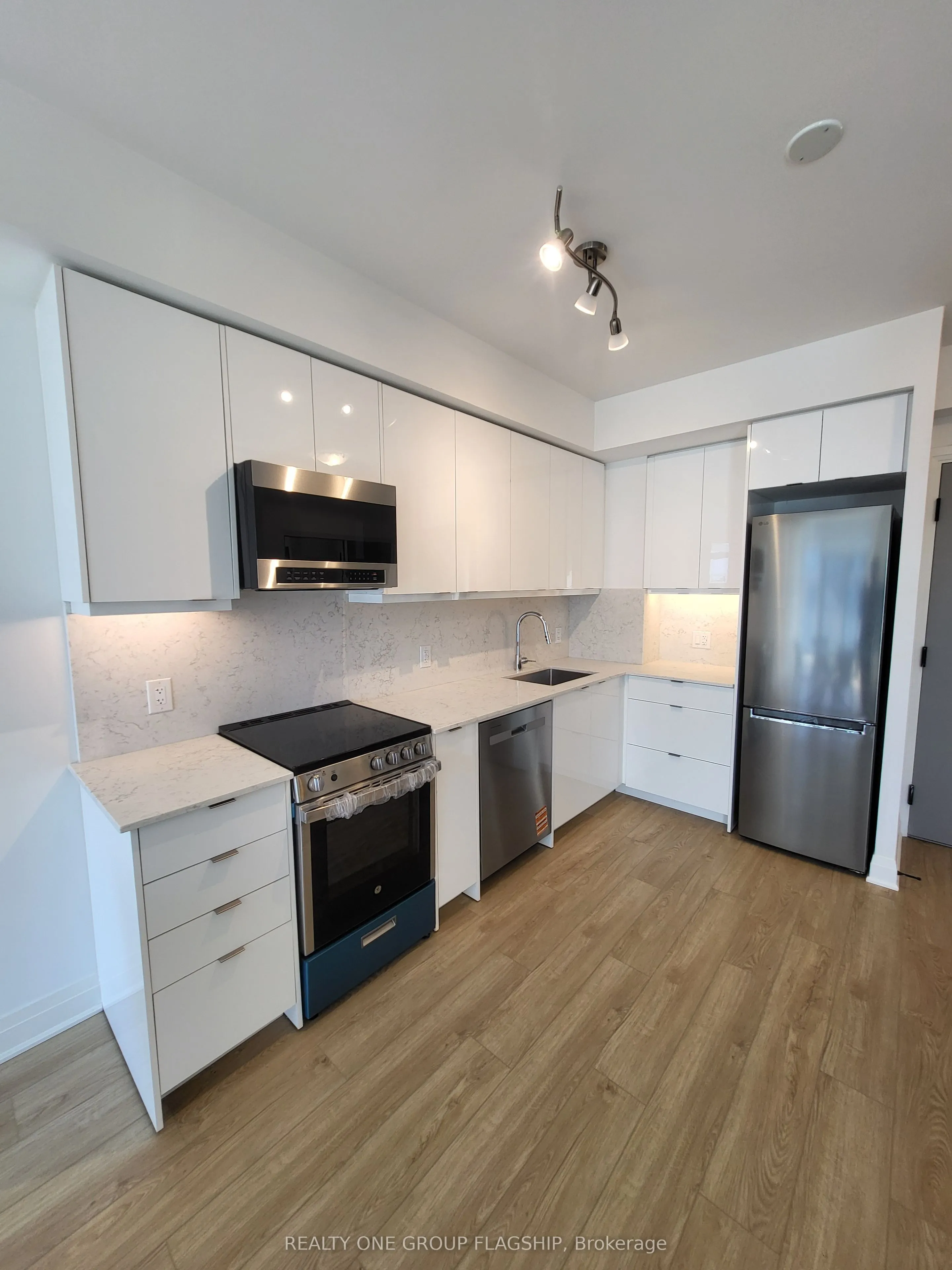 700 Sheppard Avenue W #618