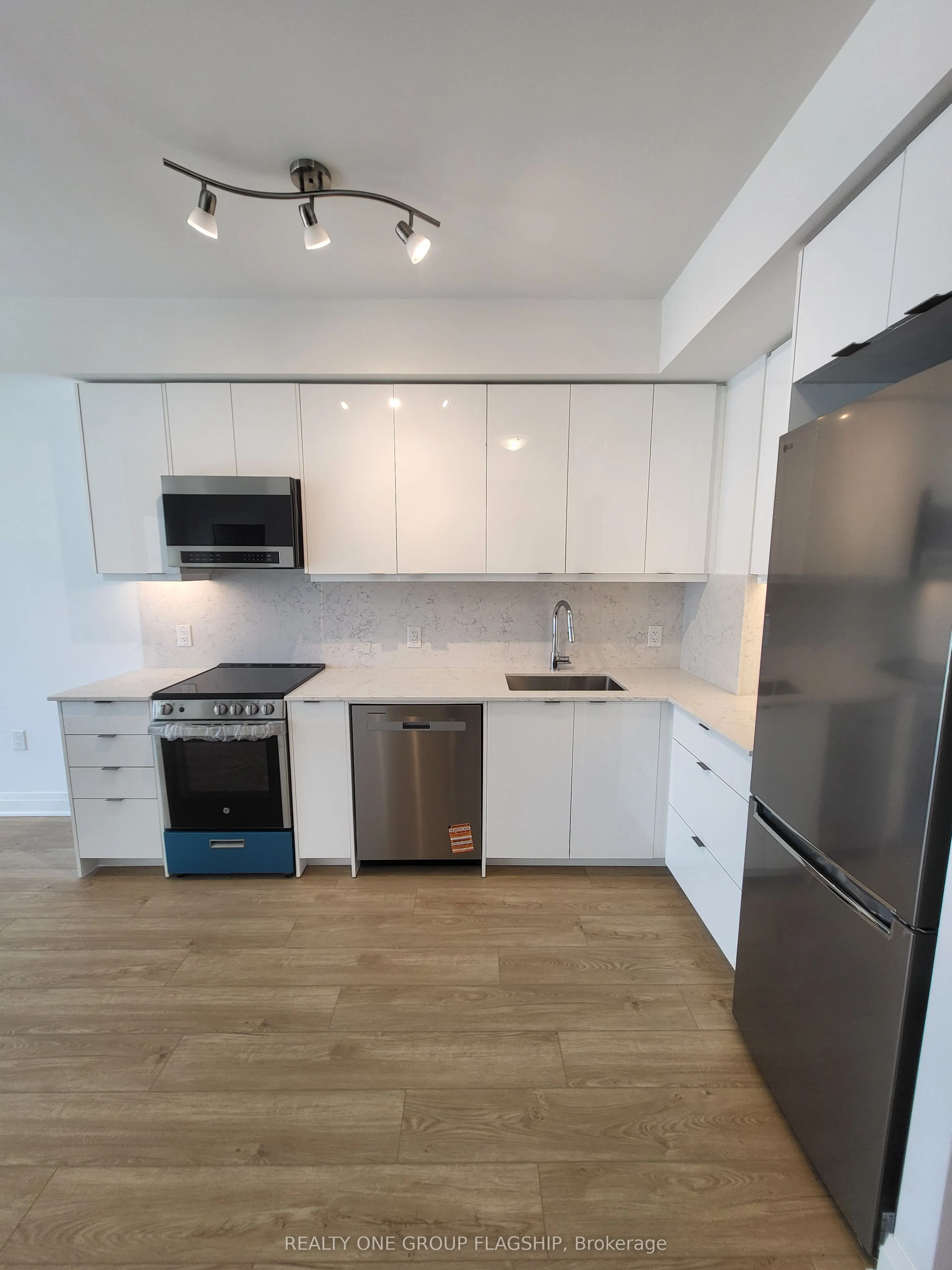 700 Sheppard Avenue W #618