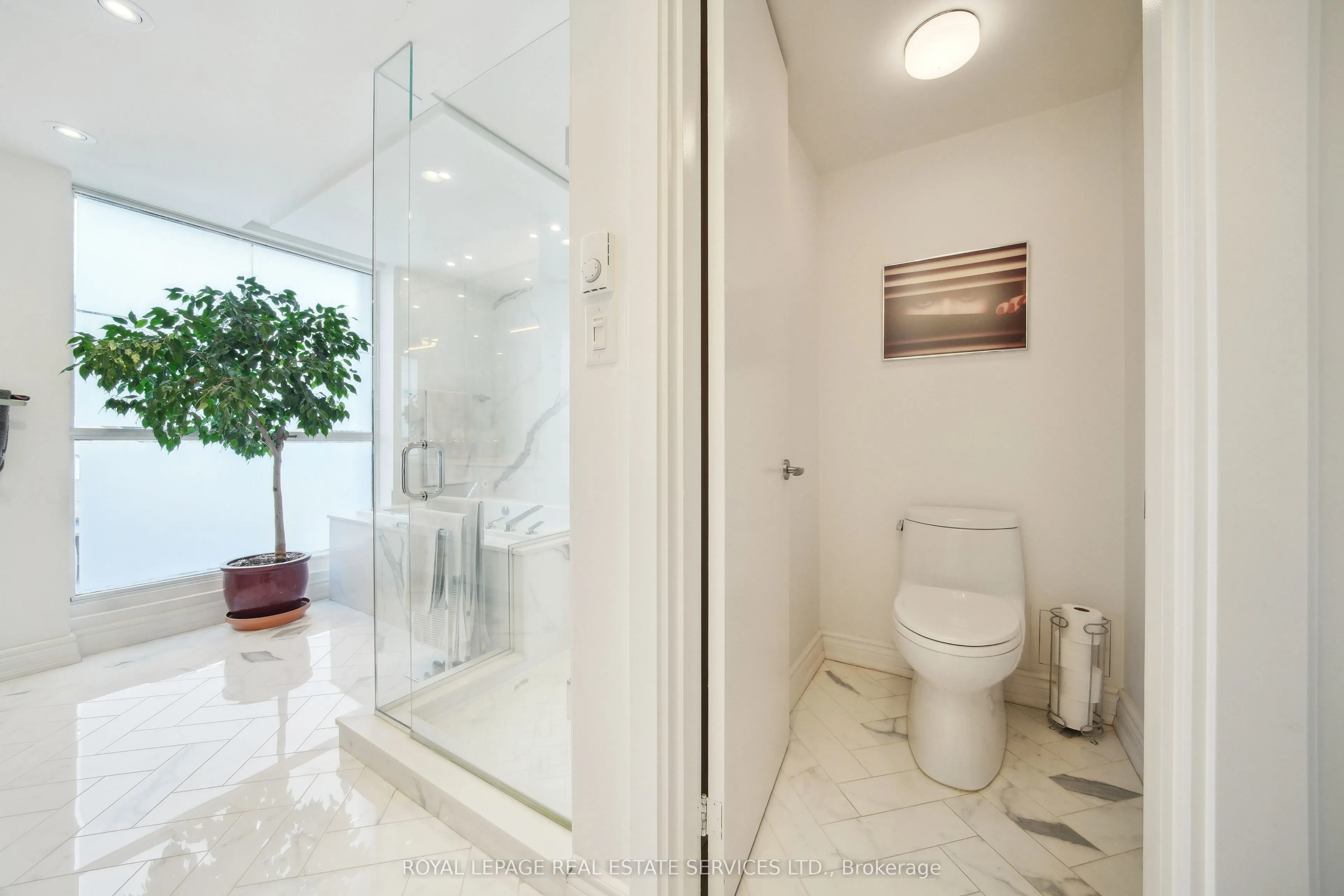 480 Queens Quay W #601