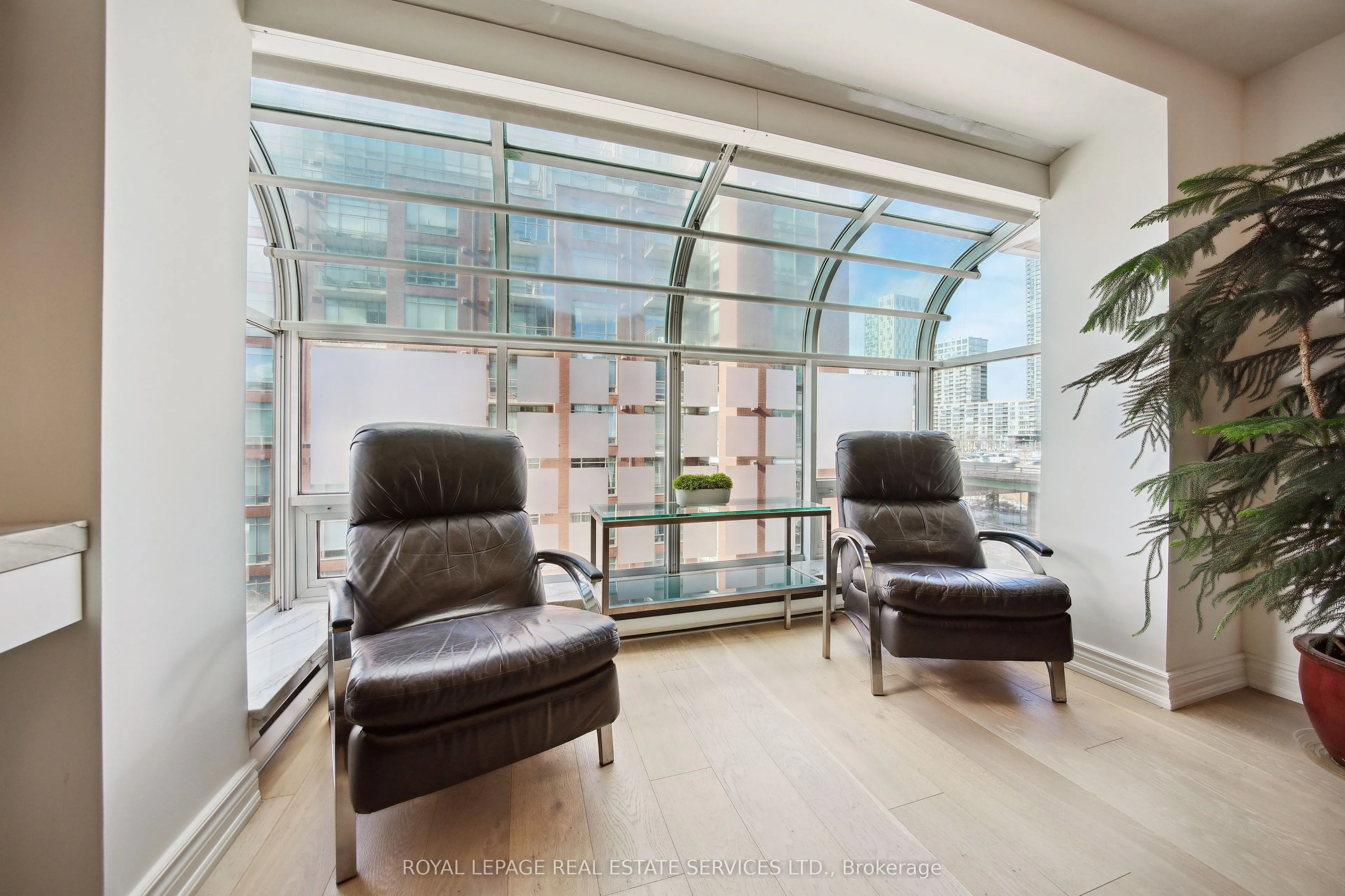 480 Queens Quay W #601