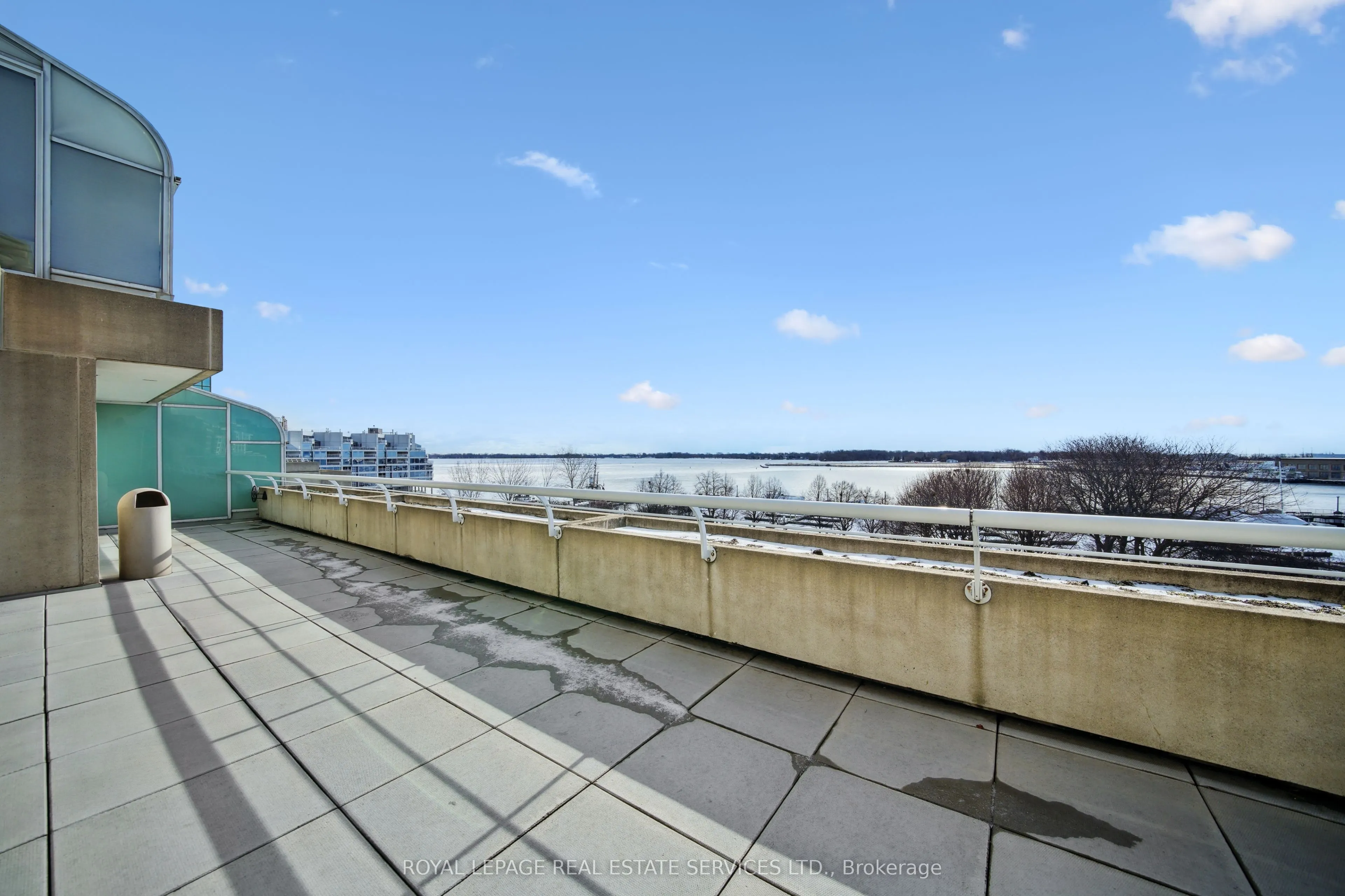 480 Queens Quay W #601