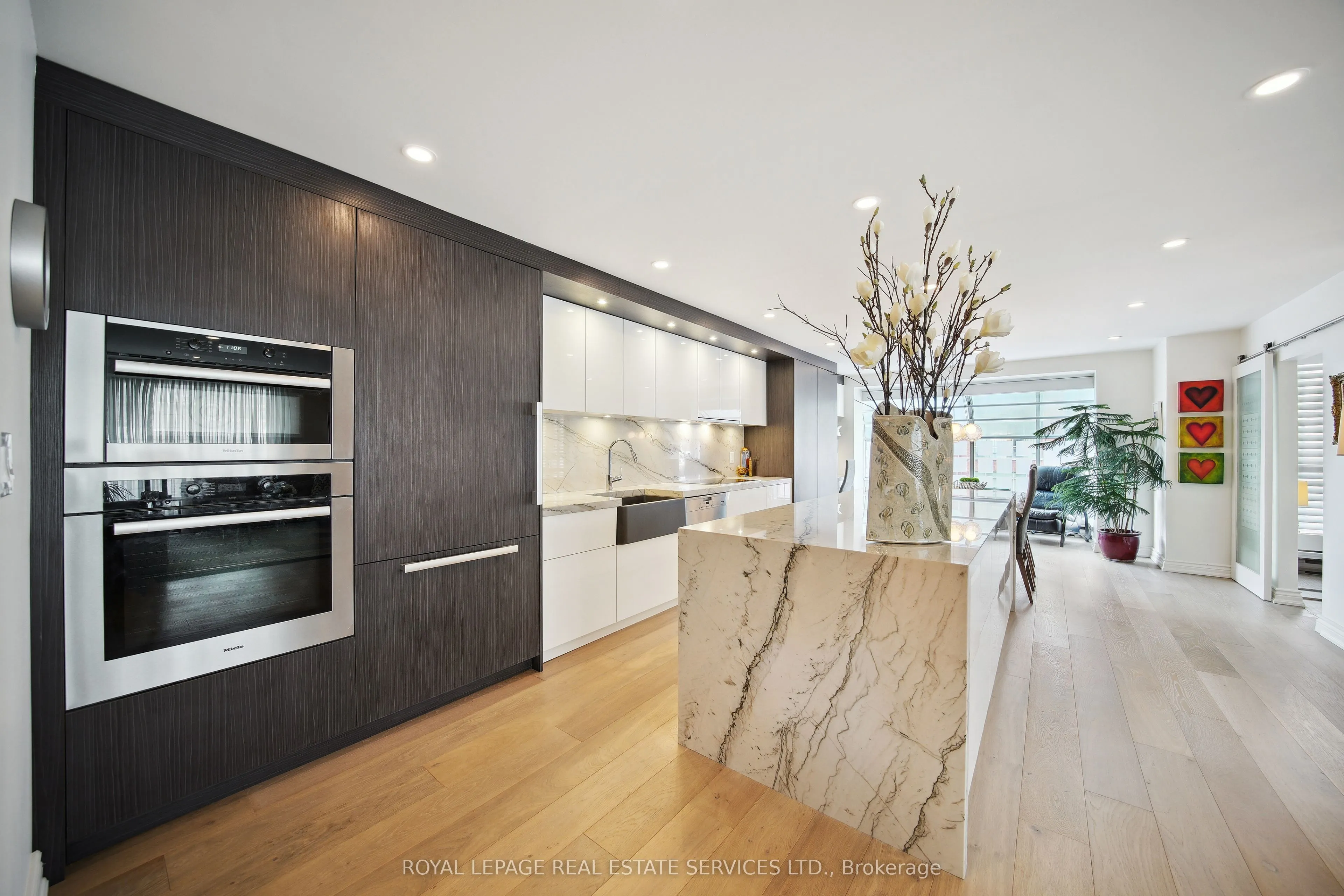 480 Queens Quay W #601