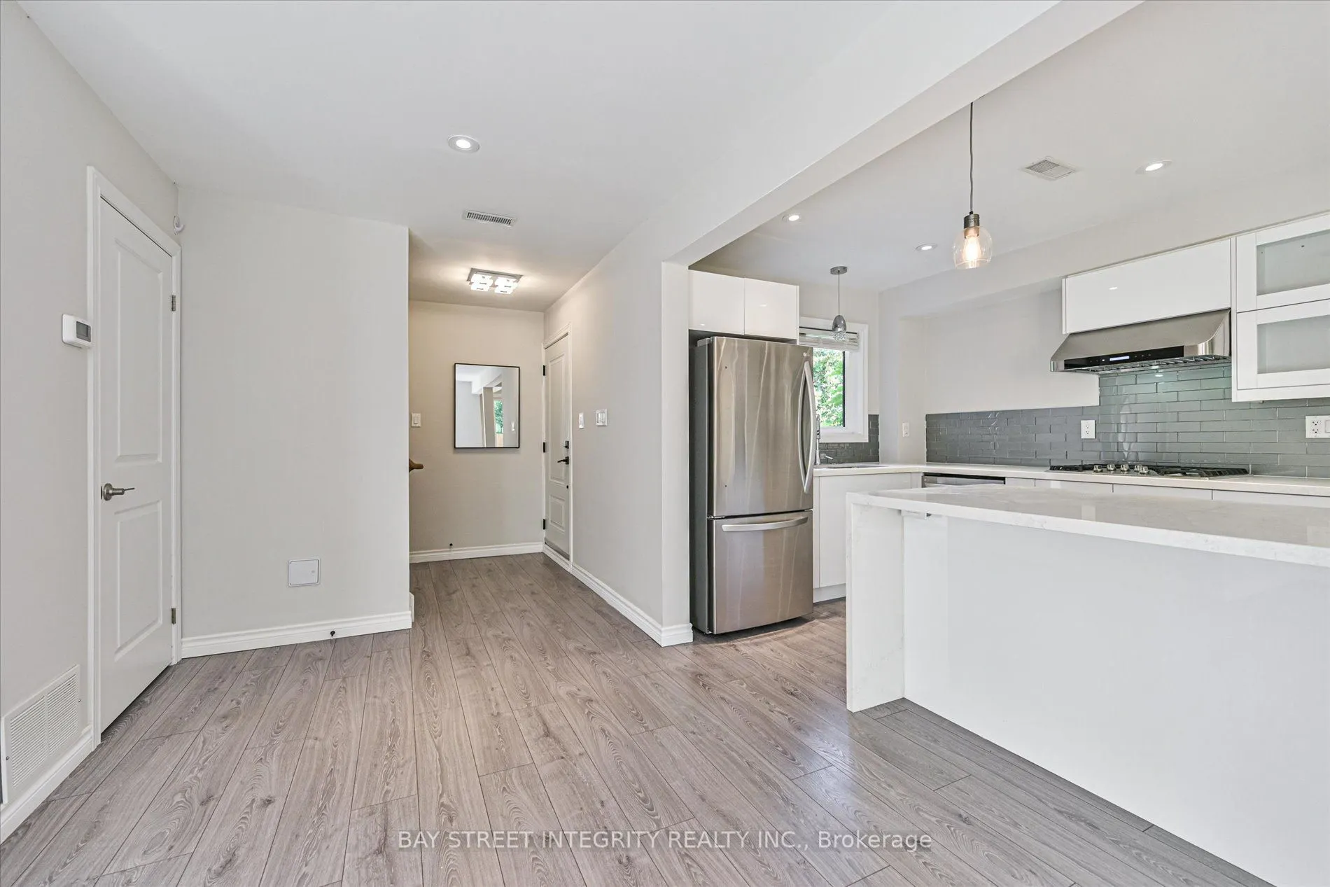 250 Erskine Avenue #7