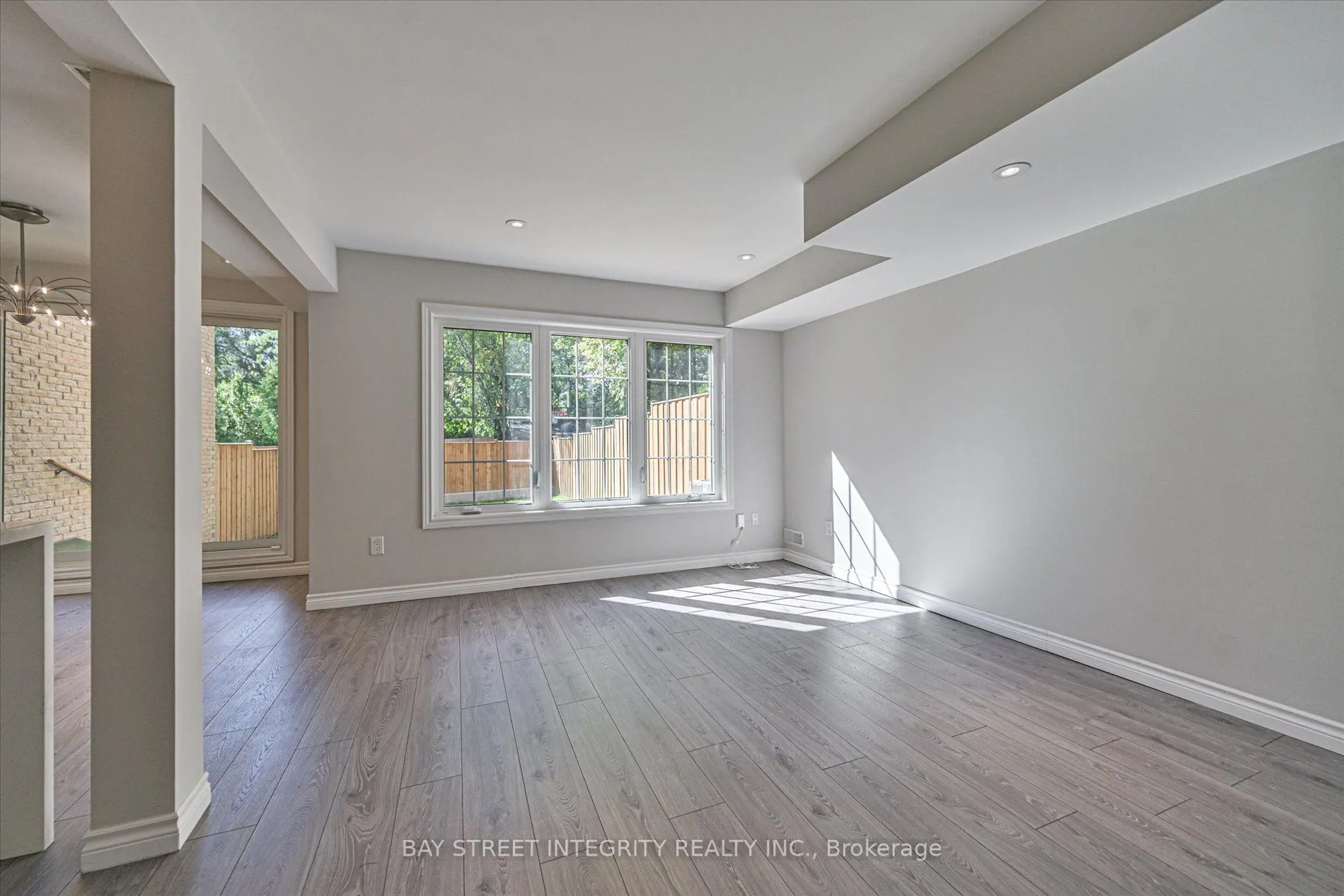 250 Erskine Avenue #7