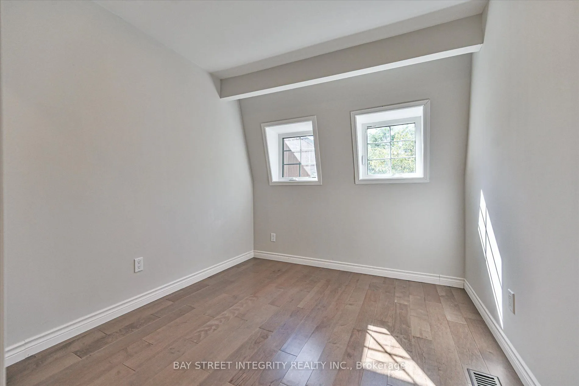 250 Erskine Avenue #7
