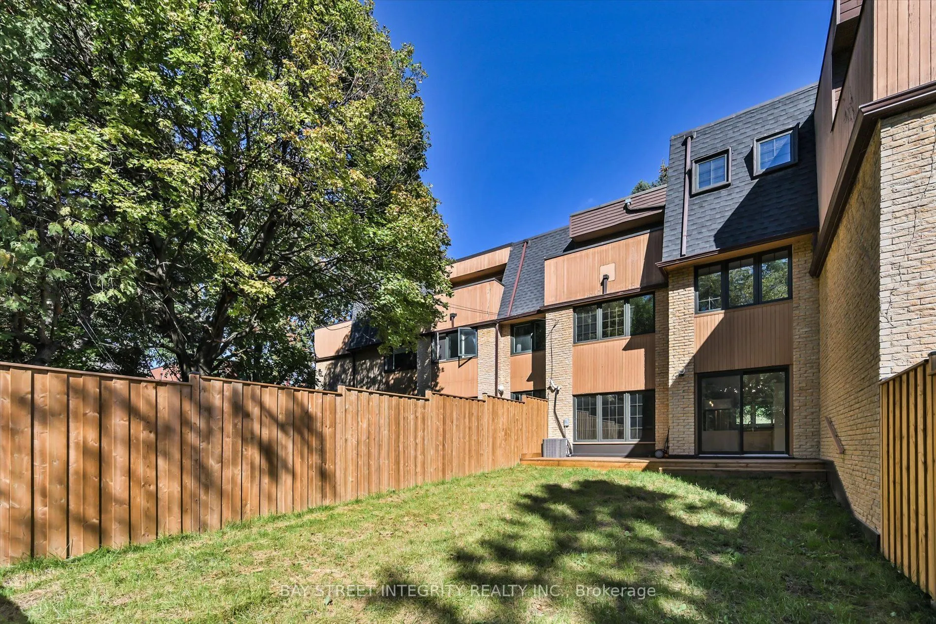 250 Erskine Avenue #7