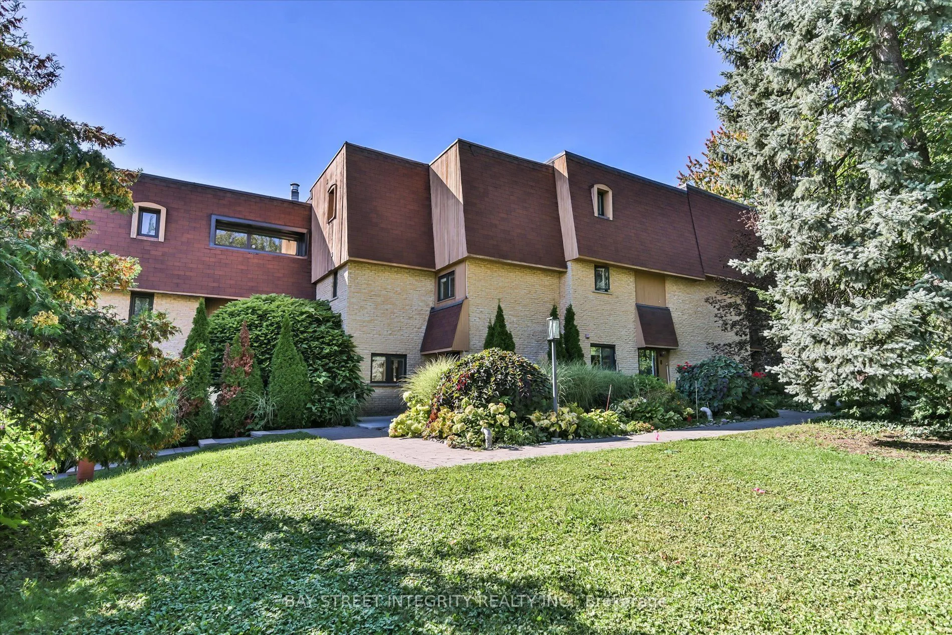 250 Erskine Avenue #7