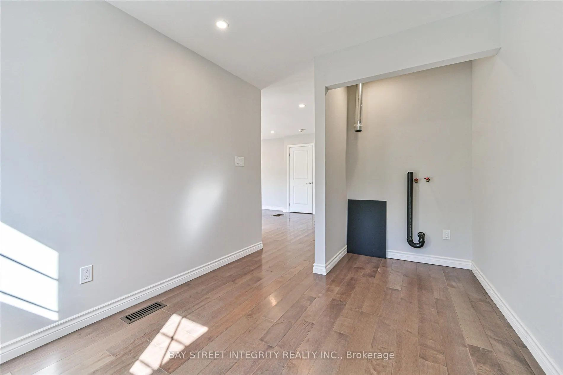 250 Erskine Avenue #7