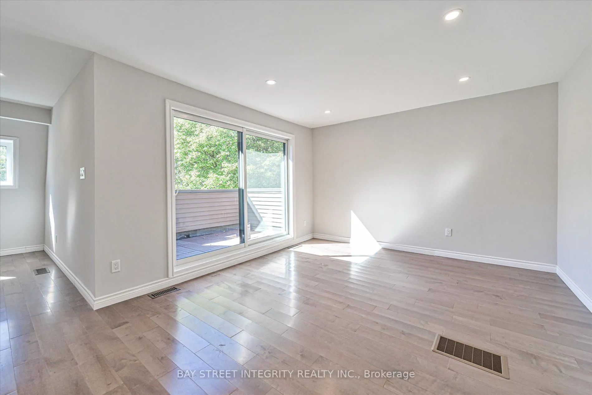 250 Erskine Avenue #7