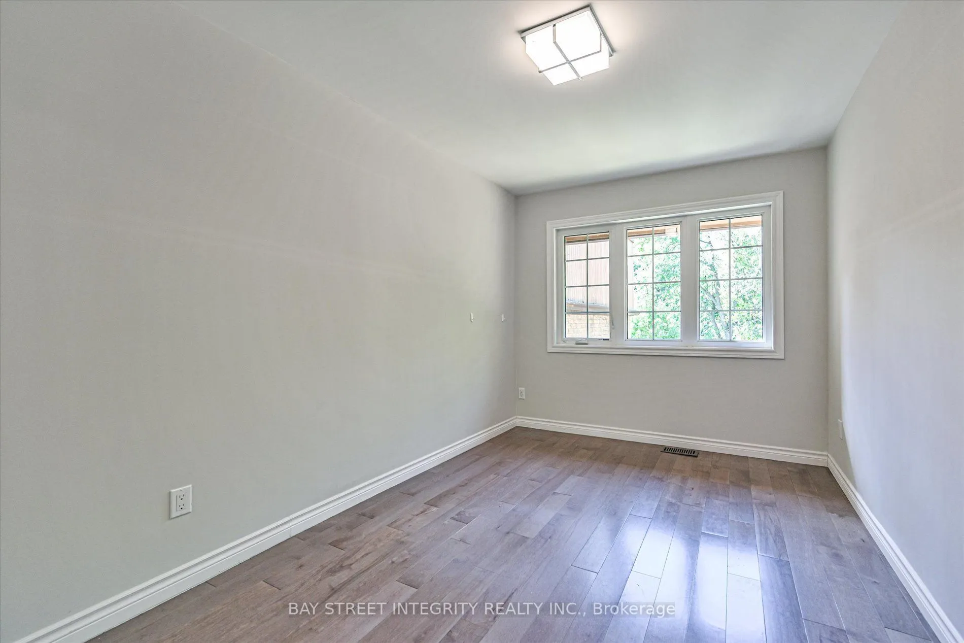 250 Erskine Avenue #7