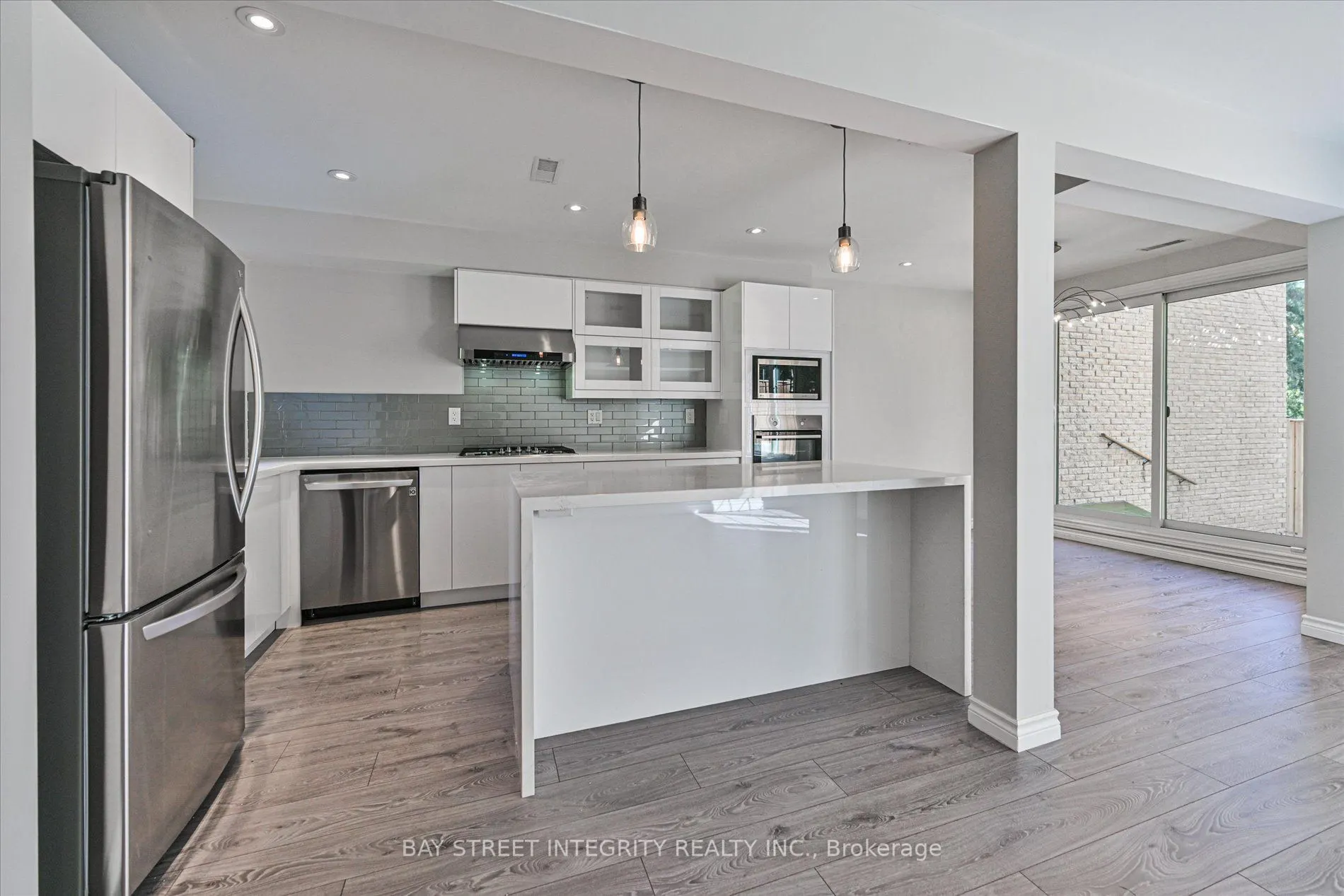 250 Erskine Avenue #7