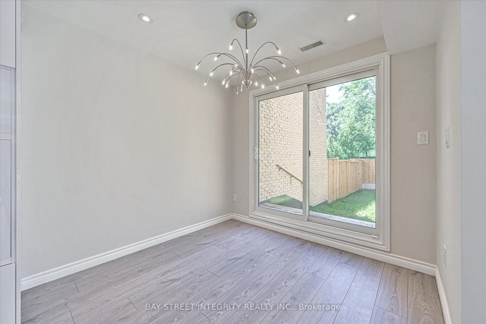 250 Erskine Avenue #7