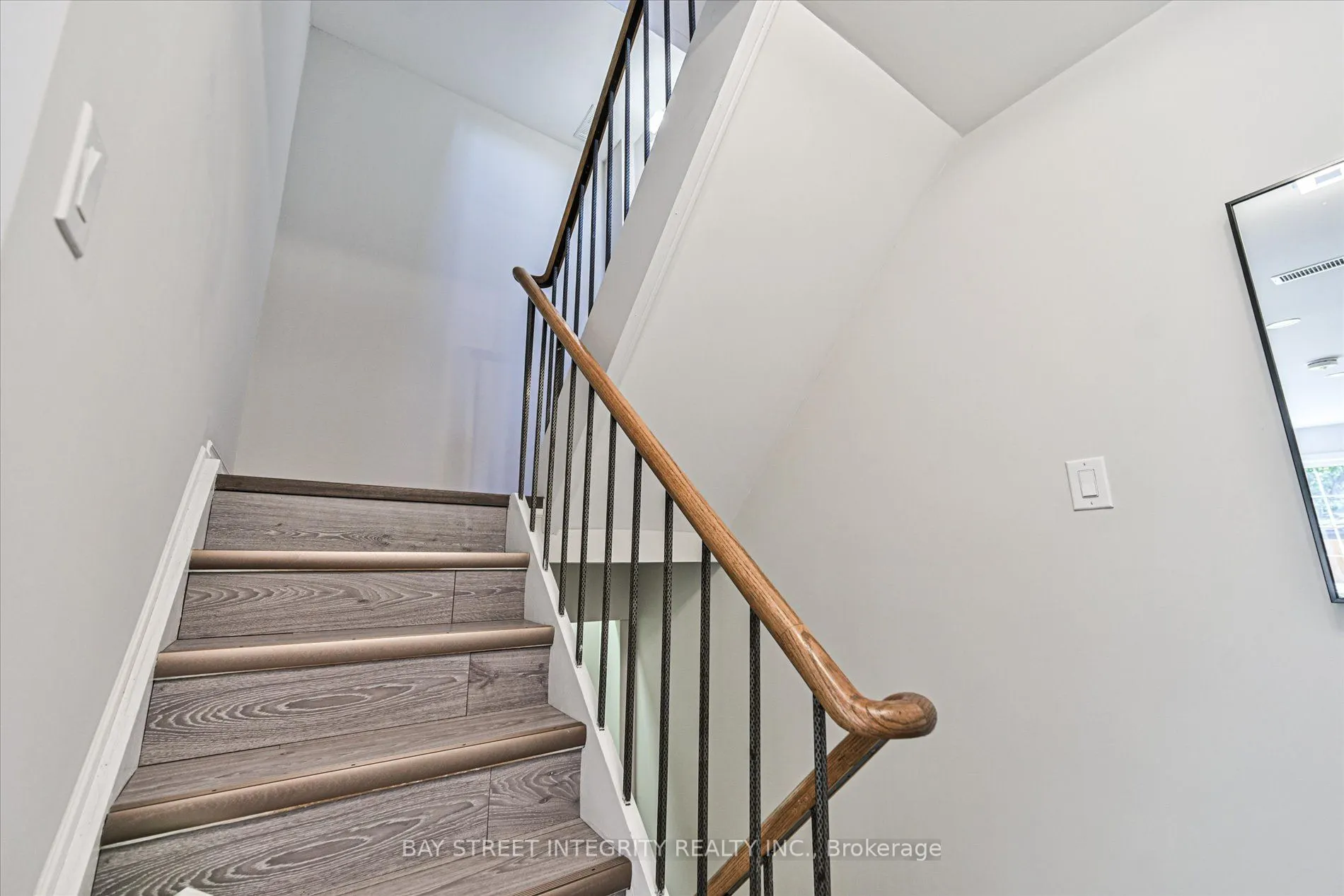 250 Erskine Avenue #7