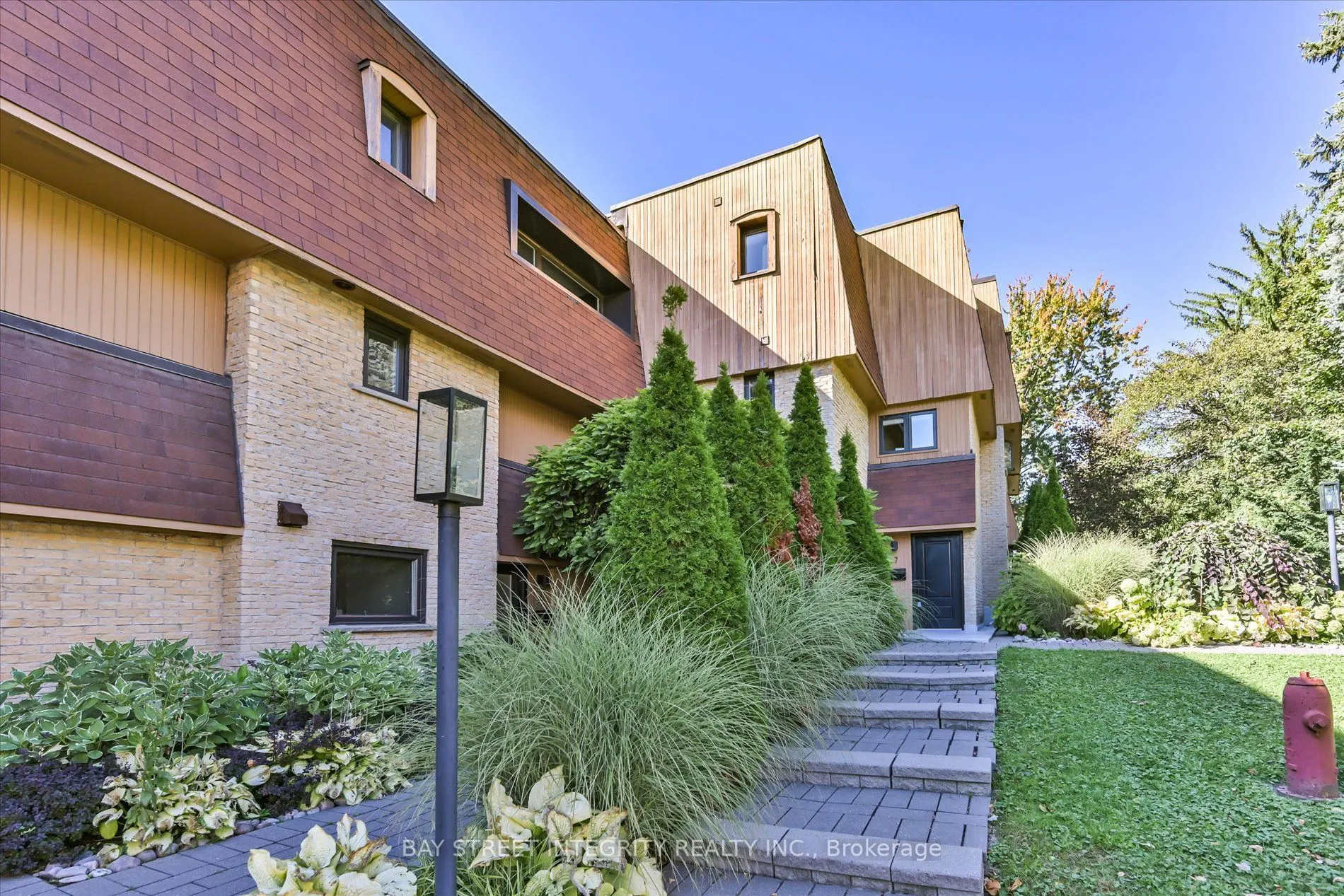 250 Erskine Avenue #7