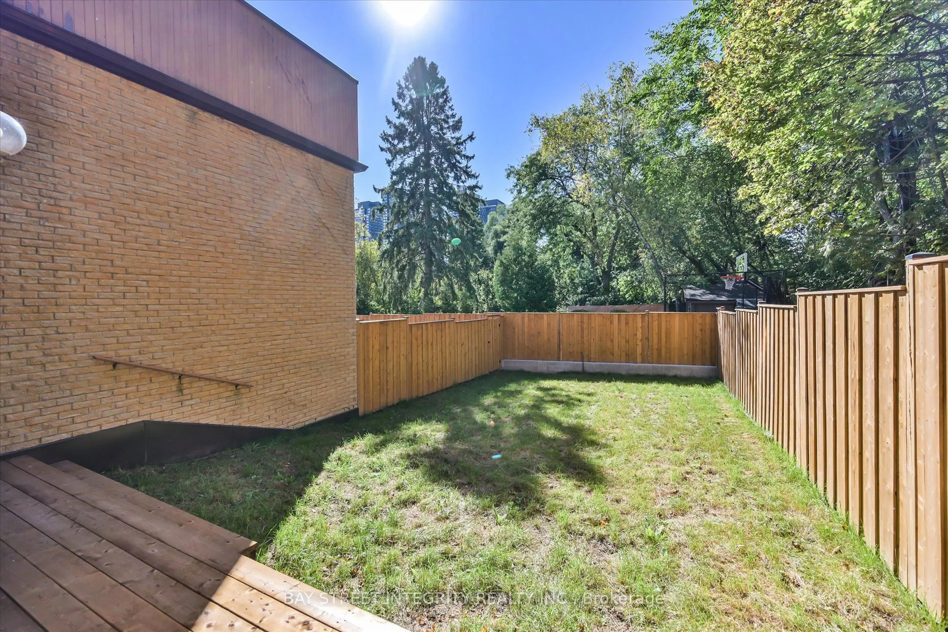 250 Erskine Avenue #7