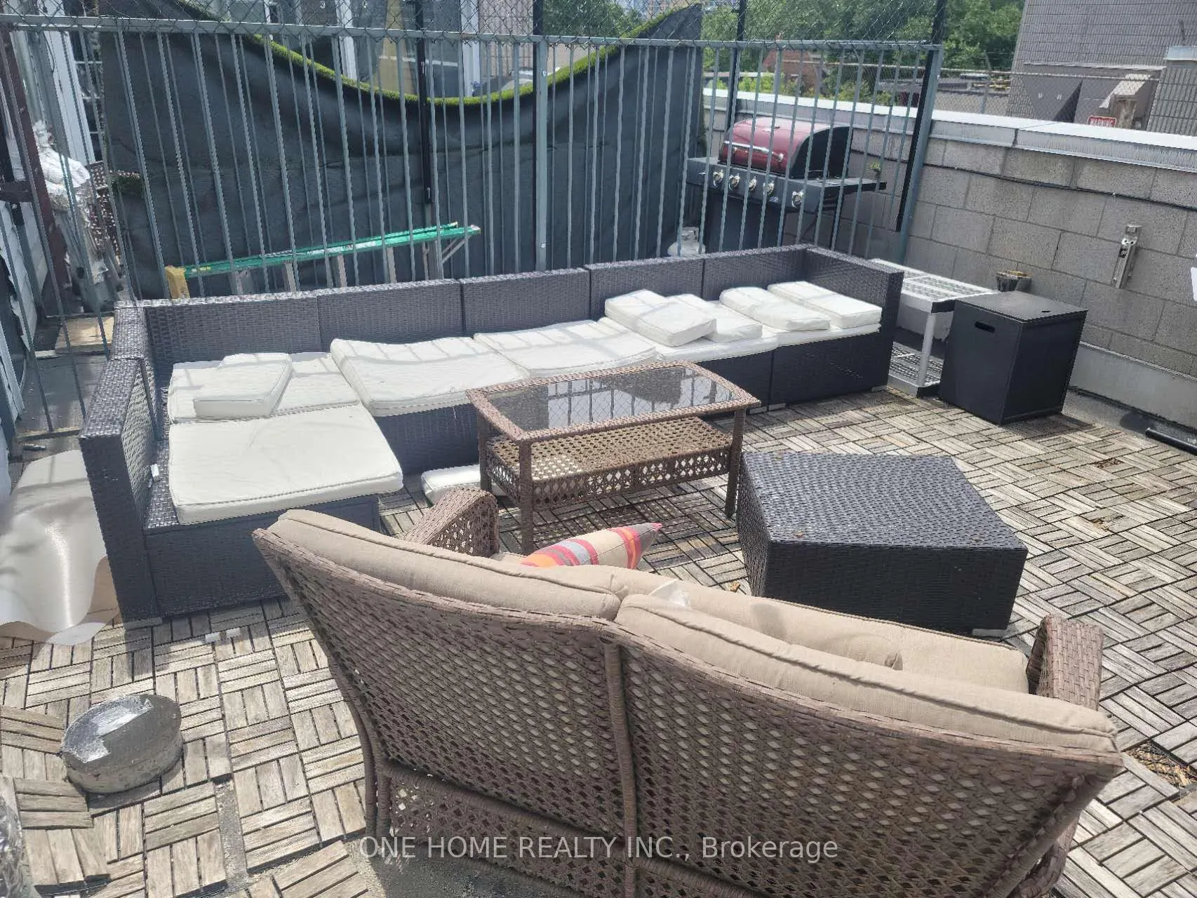 405 Dundas Street W #301