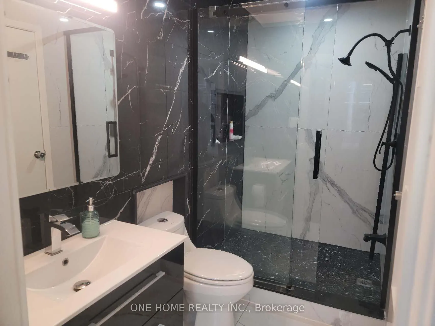 405 Dundas Street W #301