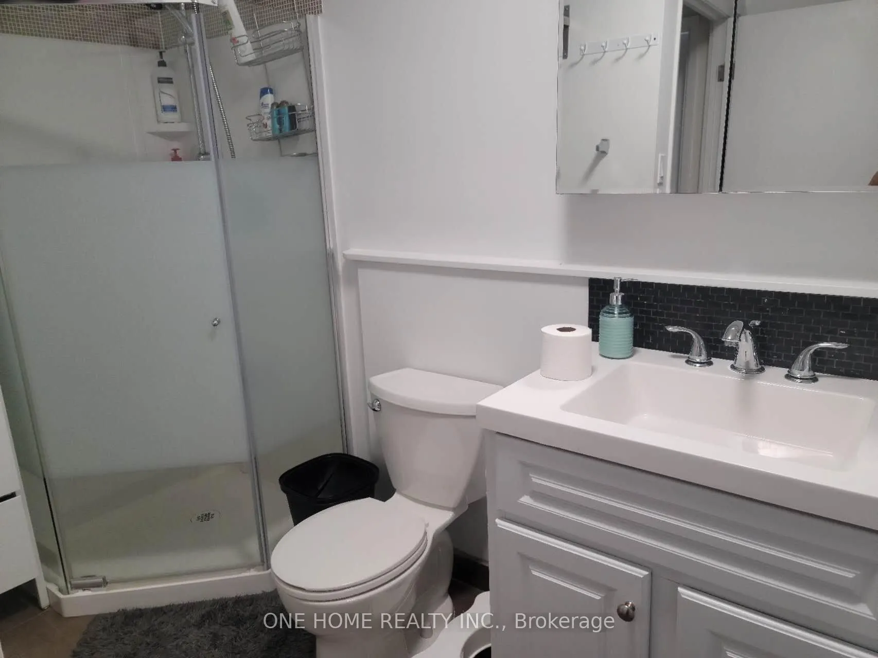 405 Dundas Street W #301