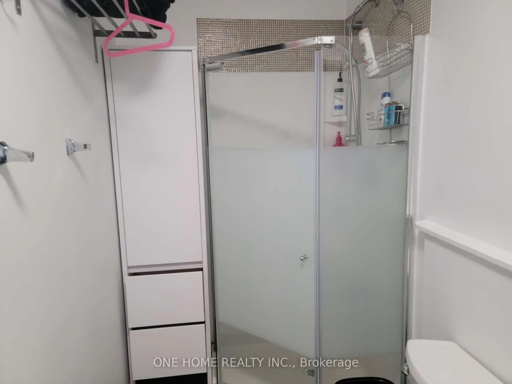 405 Dundas Street W #301