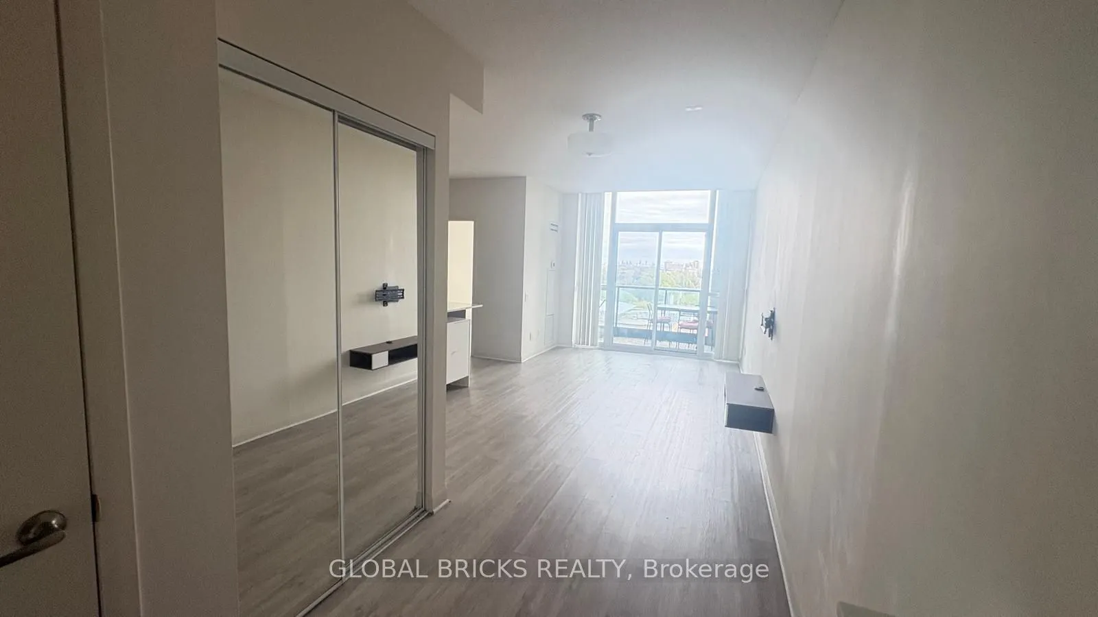 525 Wilson Avenue #911
