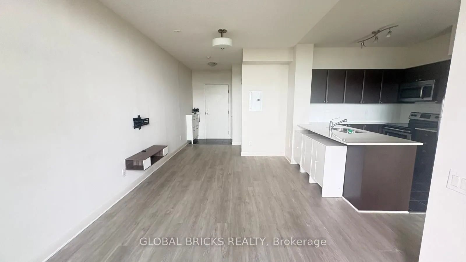 525 Wilson Avenue #911
