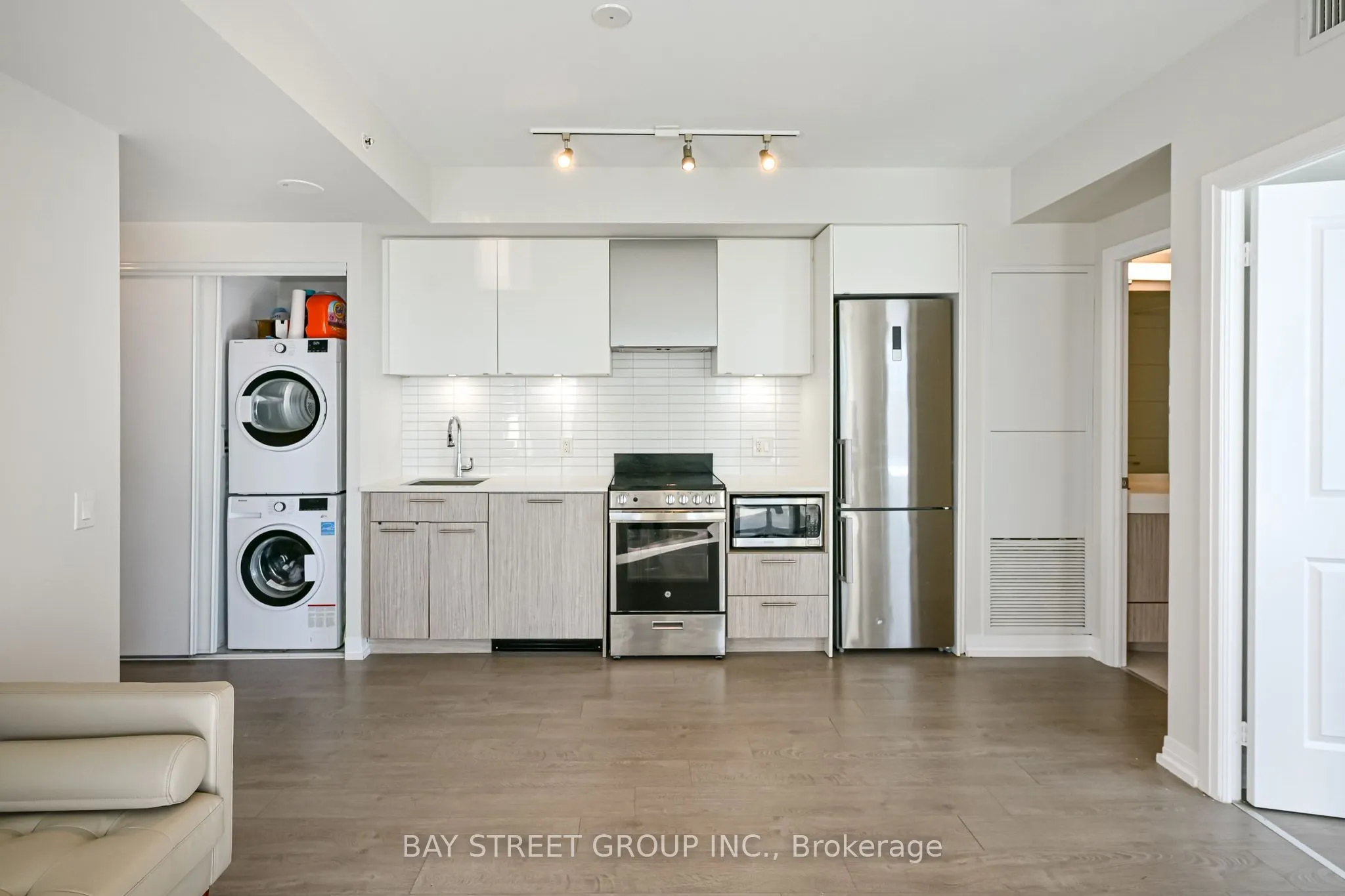 251 Jarvis Street #4703