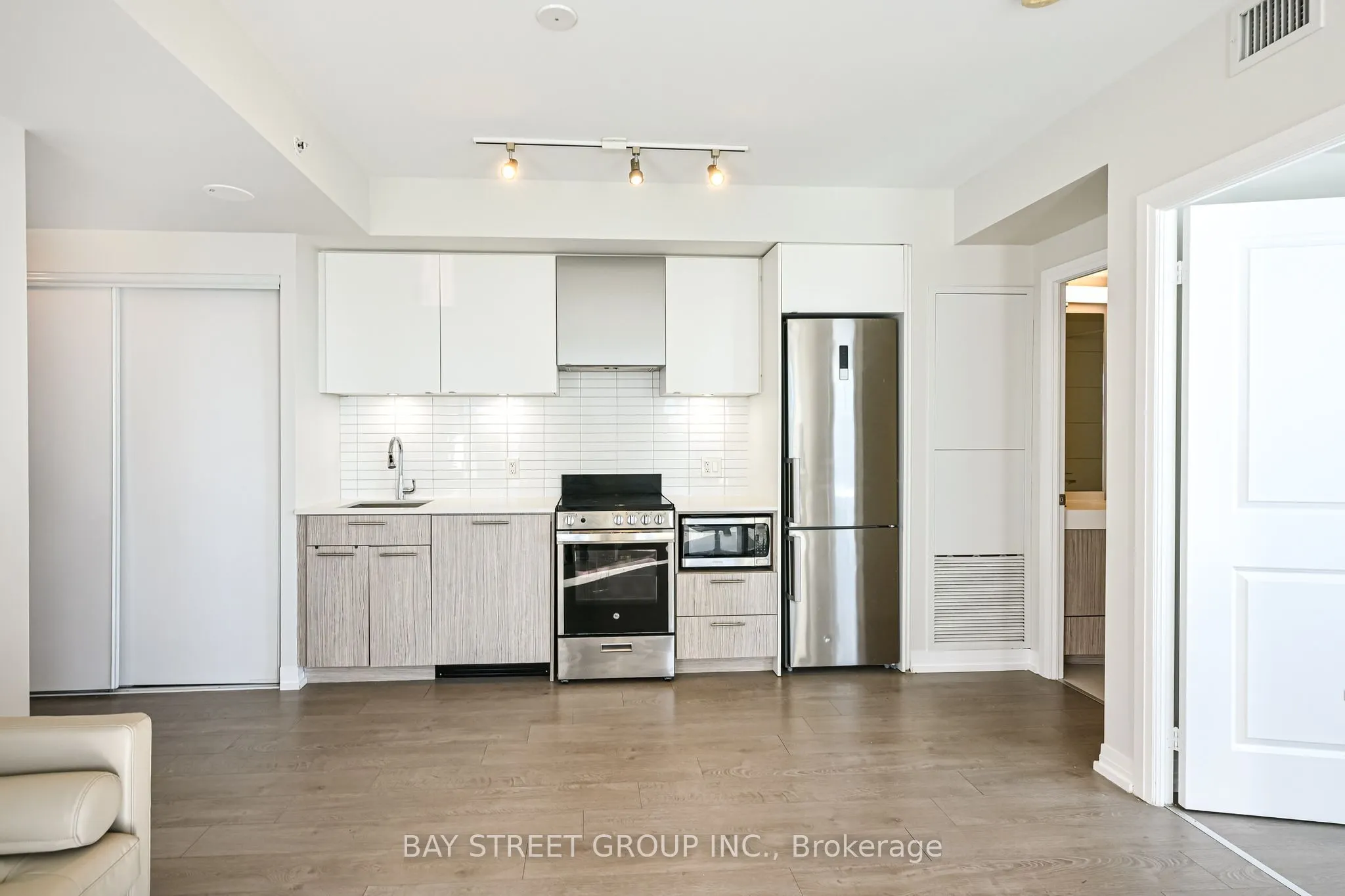 251 Jarvis Street #4703