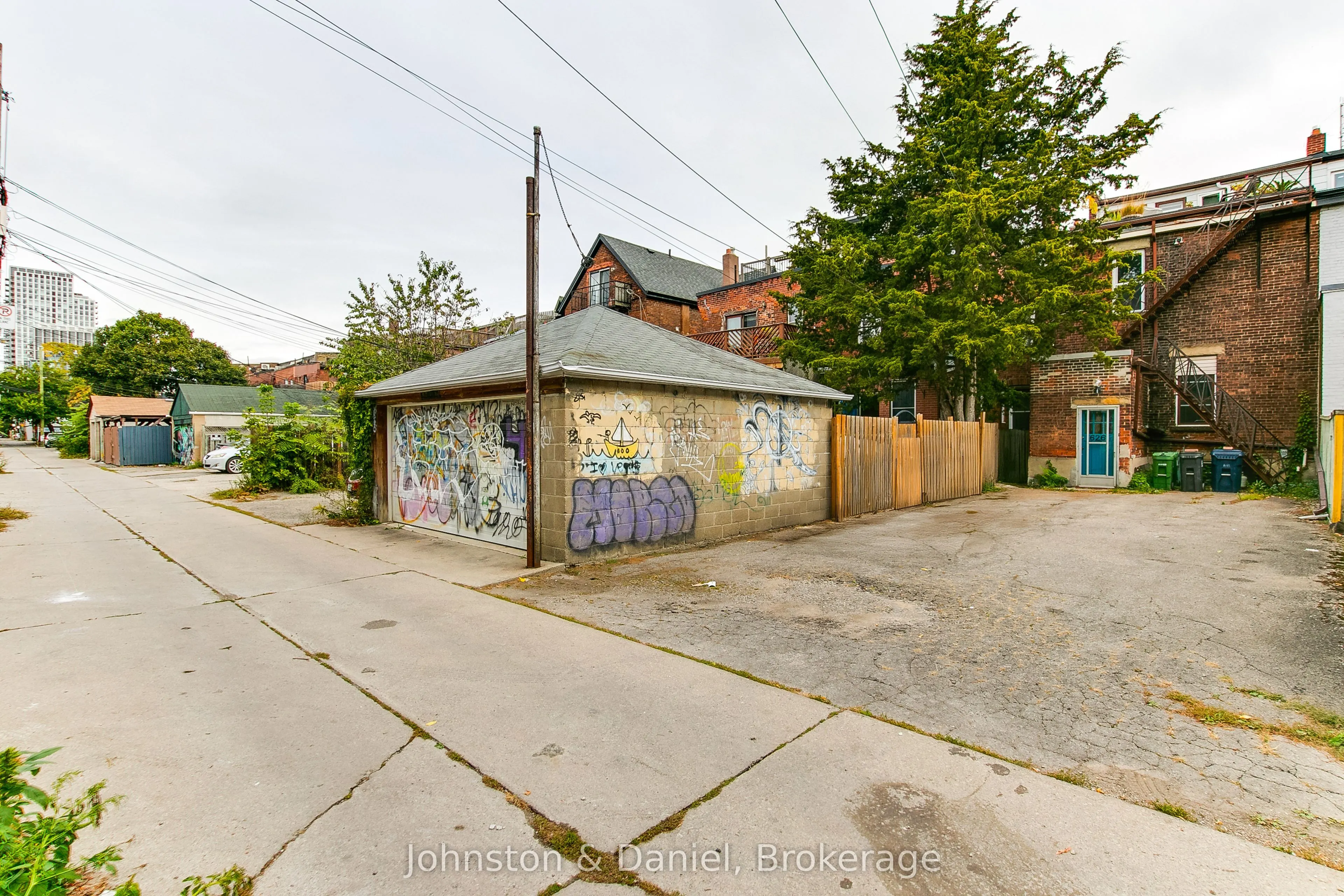 626 Bathurst Street