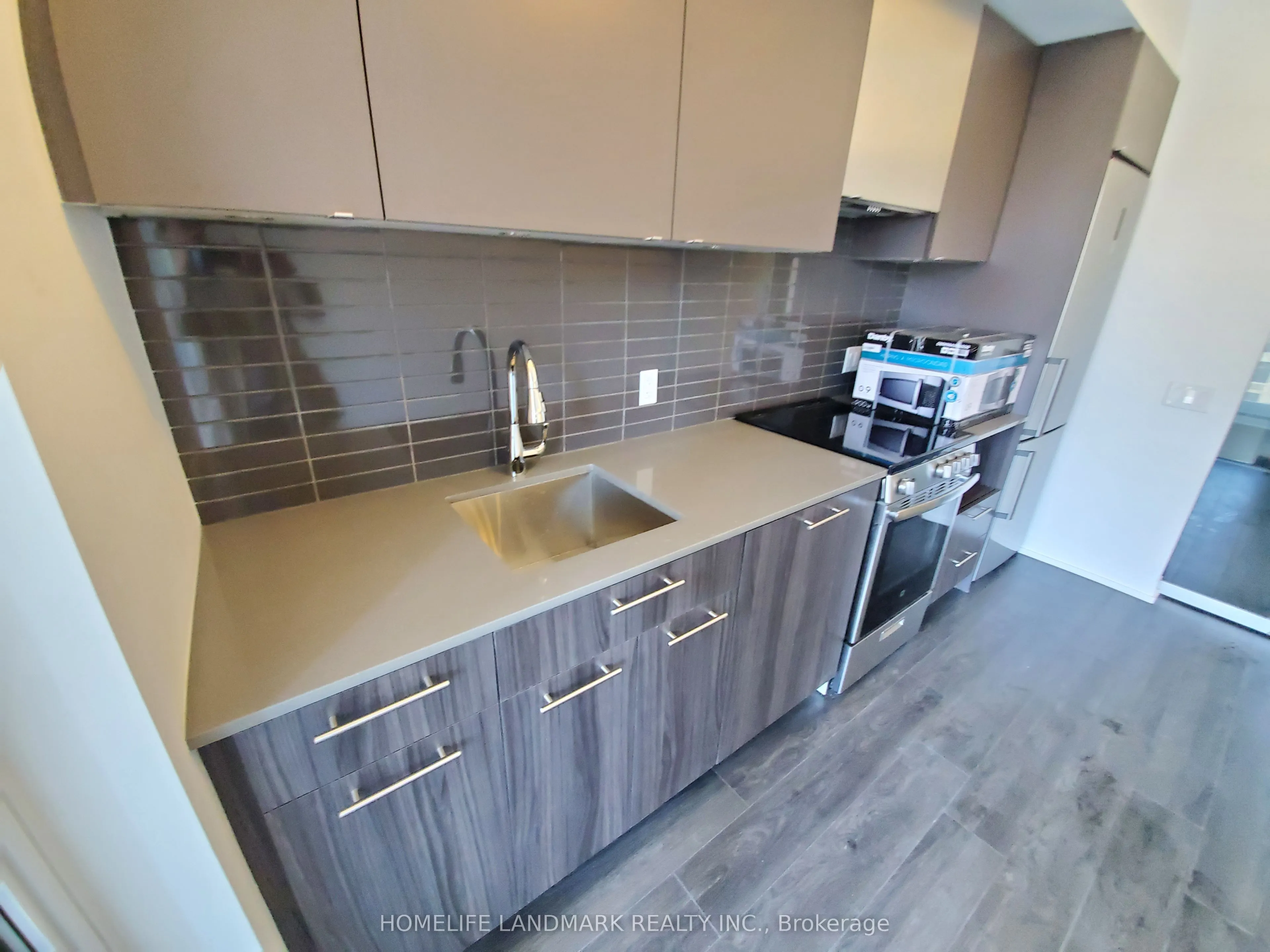 251 Jarvis Street #734
