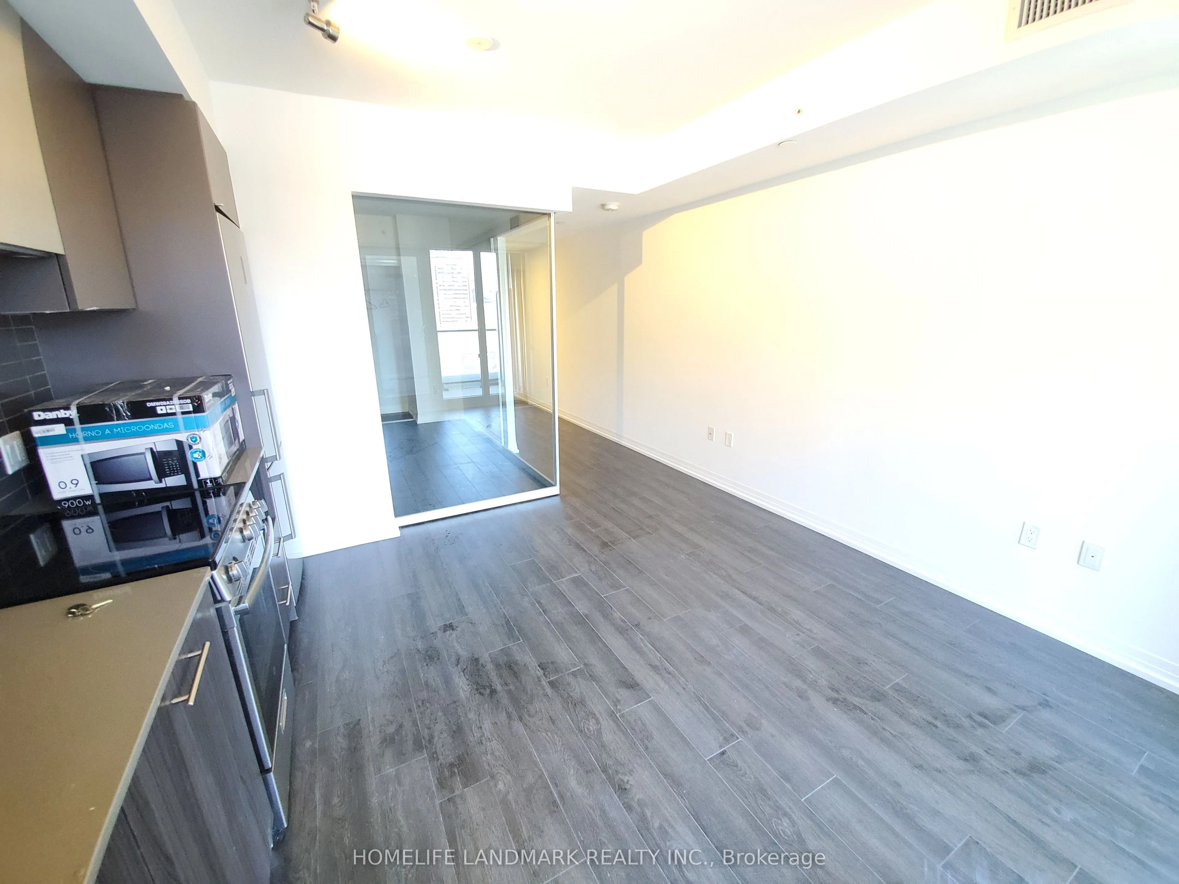 251 Jarvis Street #734
