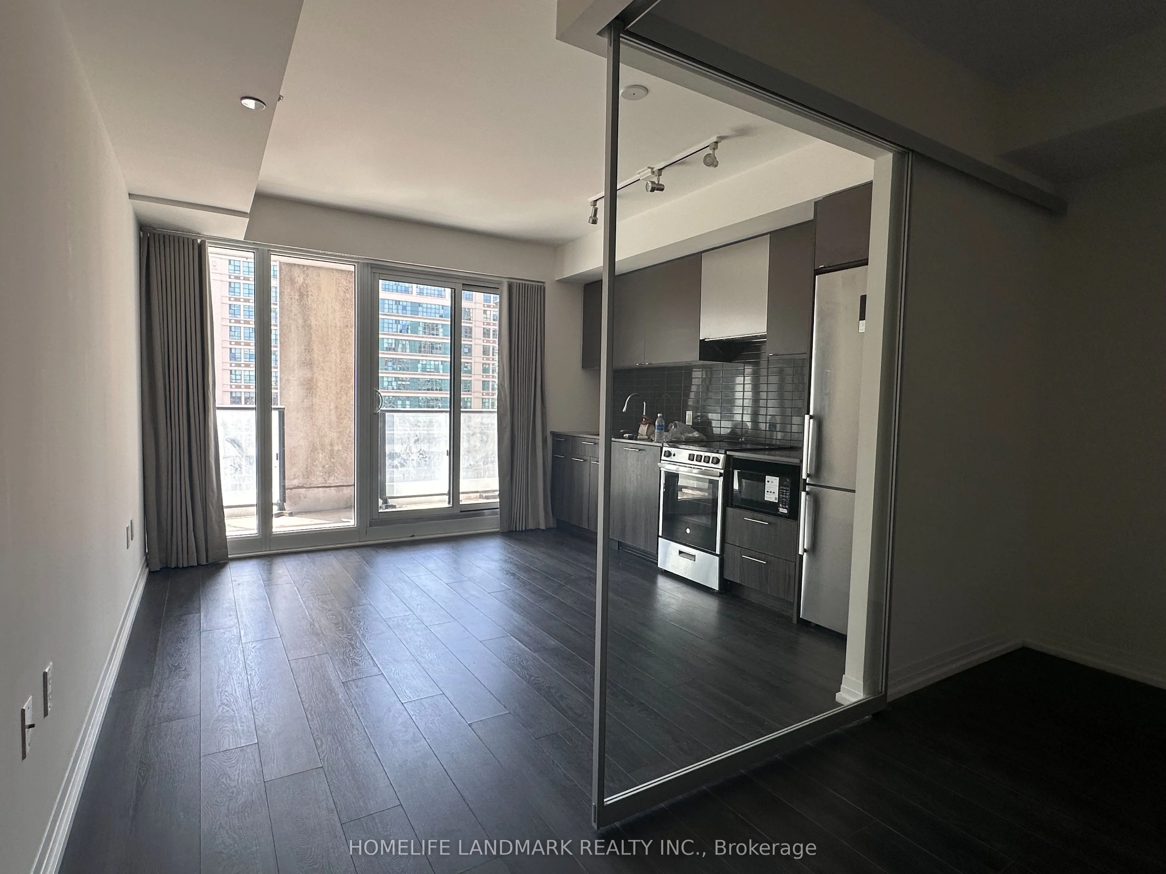 251 Jarvis Street #734