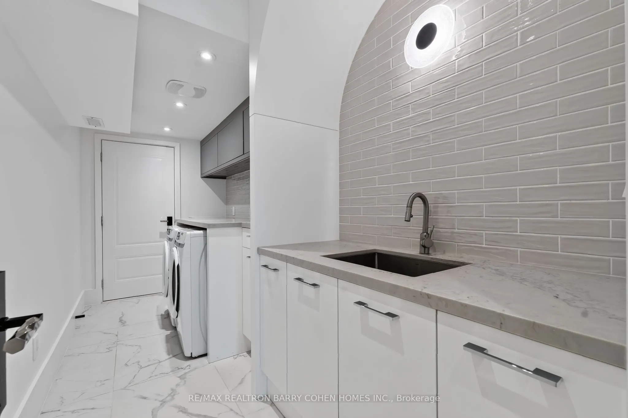 119 Glengrove Avenue W
