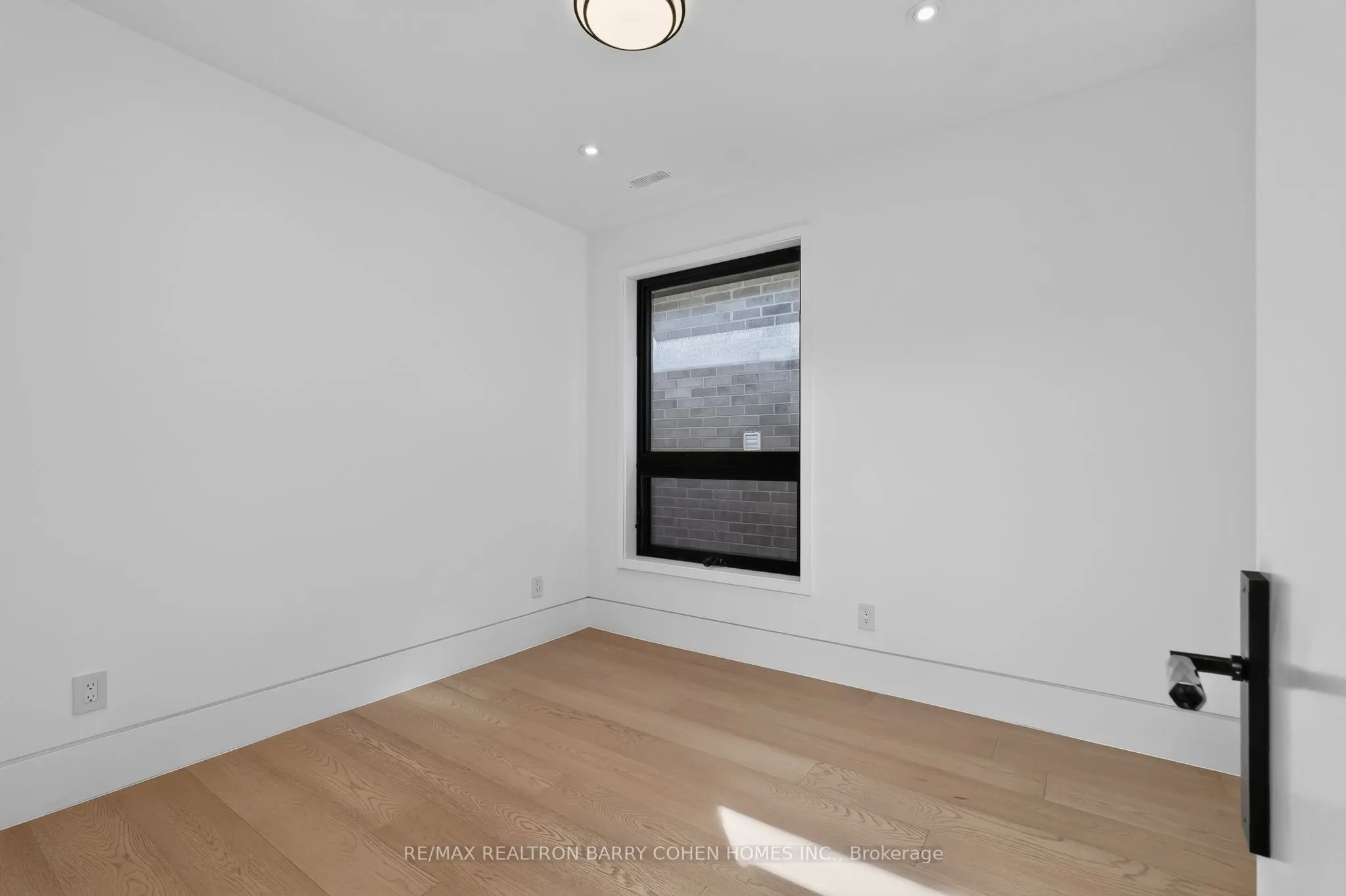 119 Glengrove Avenue W