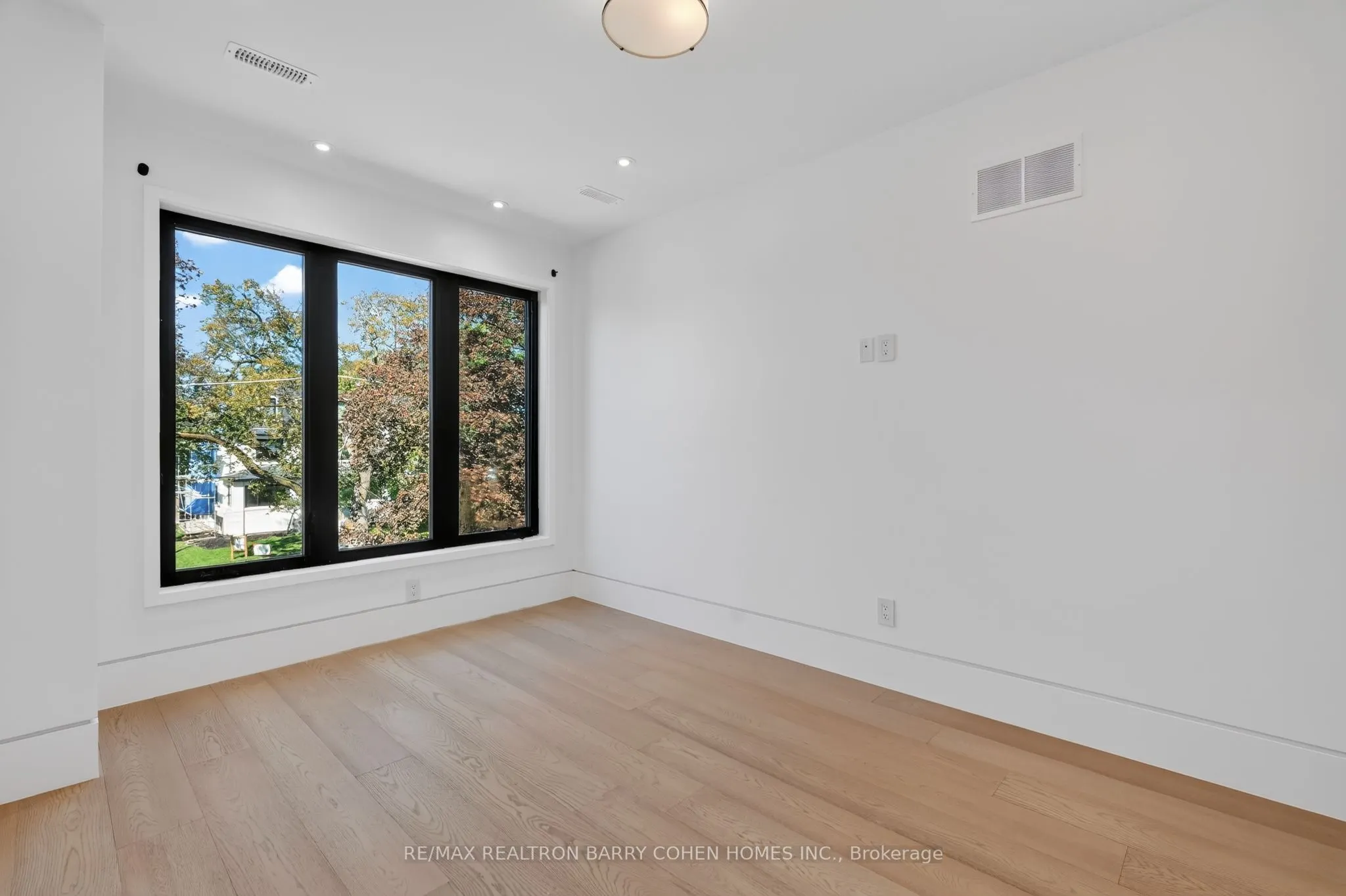 119 Glengrove Avenue W