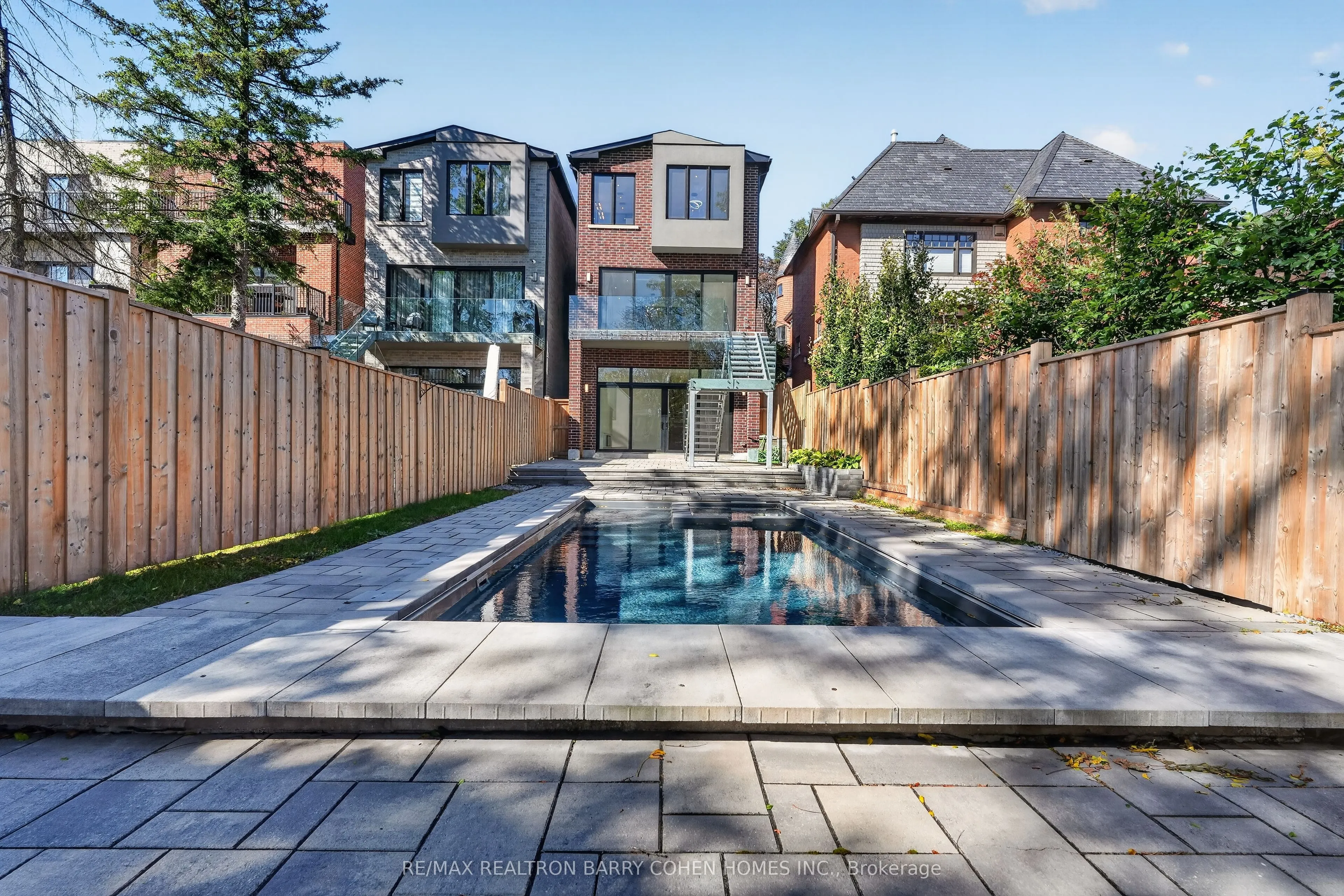 119 Glengrove Avenue W