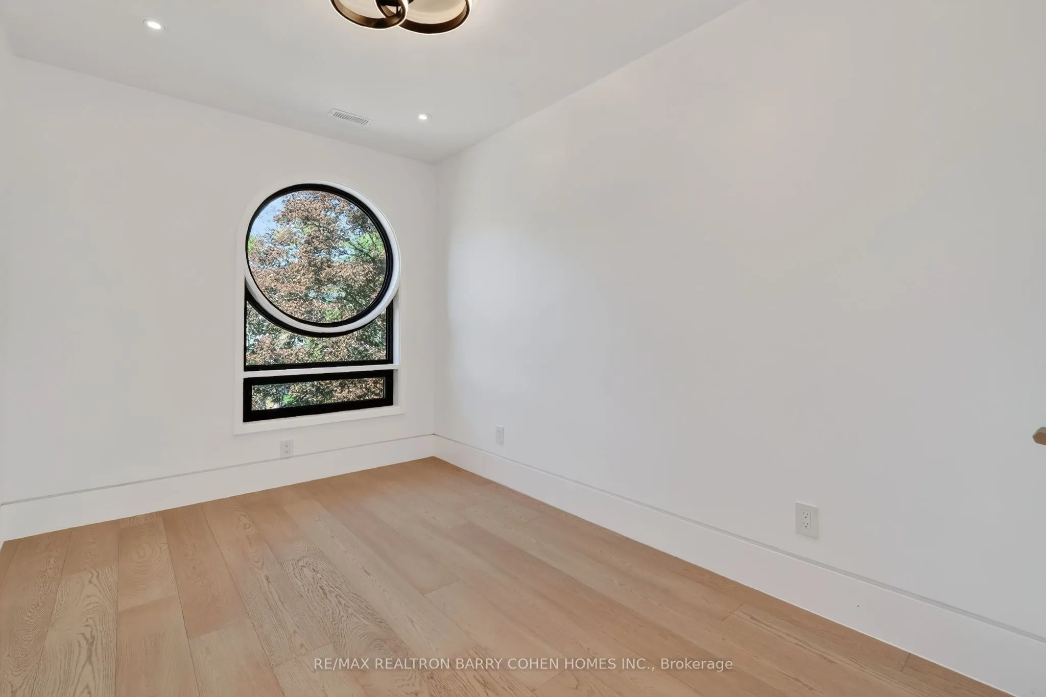 119 Glengrove Avenue W