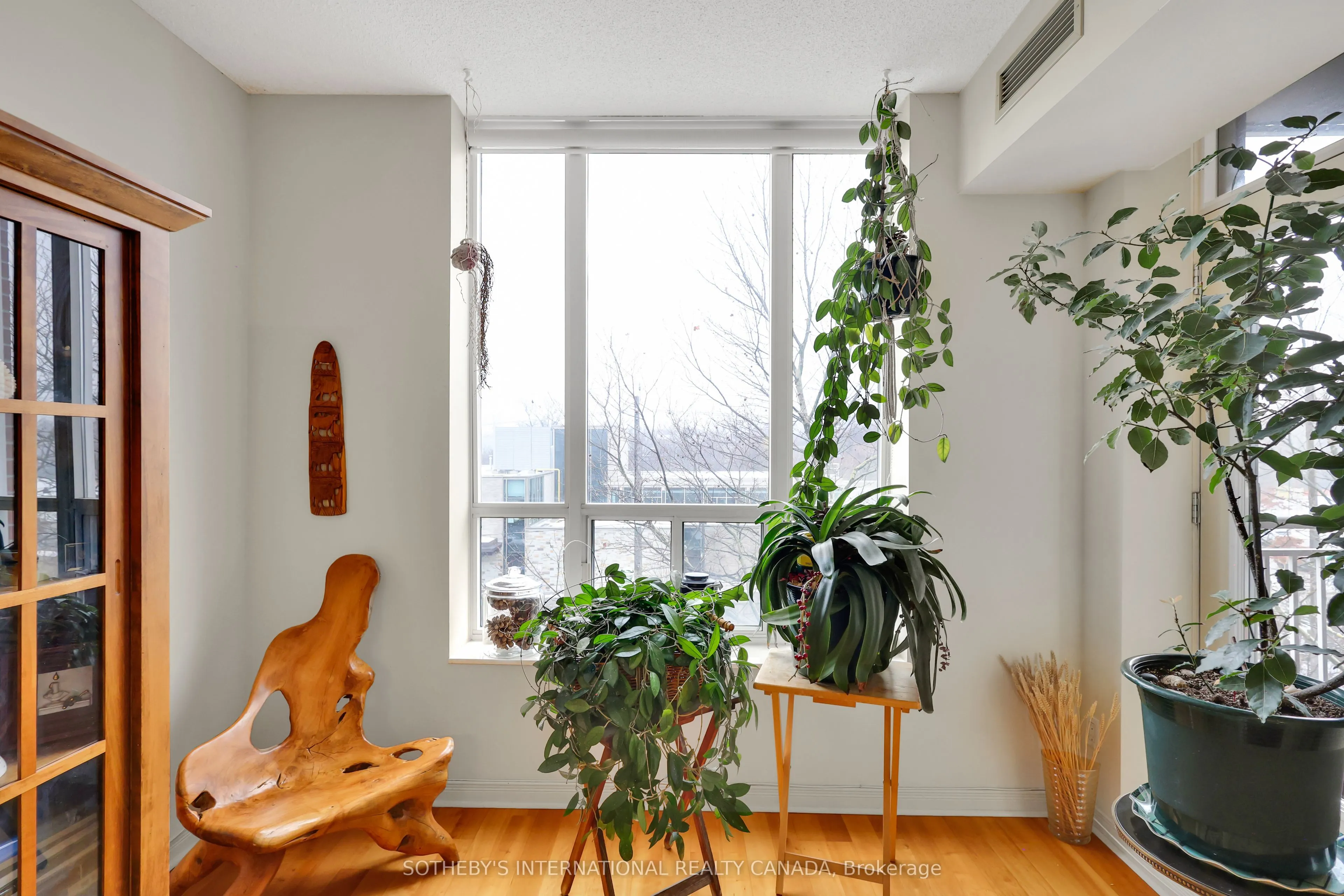 481 Rosewell Avenue #407