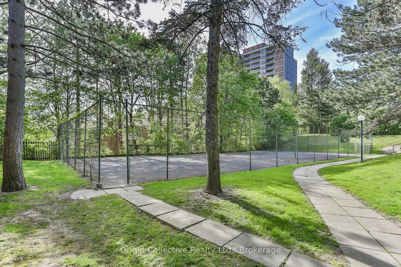 10 Esterbrooke Avenue #40